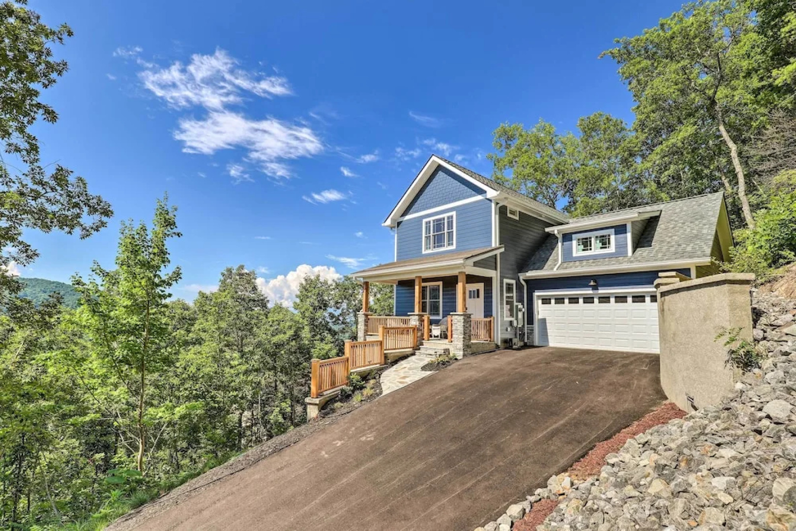 Escape w/ Hot Tub, Mtn Views: 5 Mi to Urban Trail