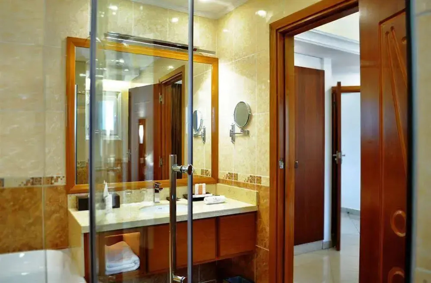 Nomad Suites Residence