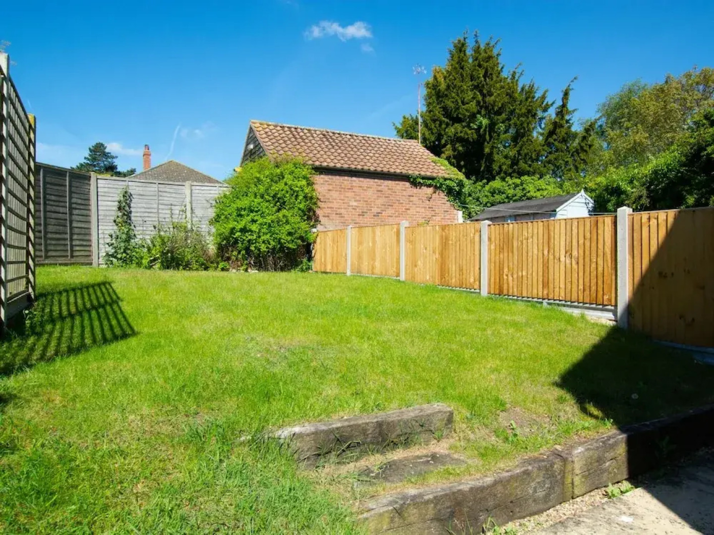 Beautiful Holiday Home With Private Garden and Close to the sea