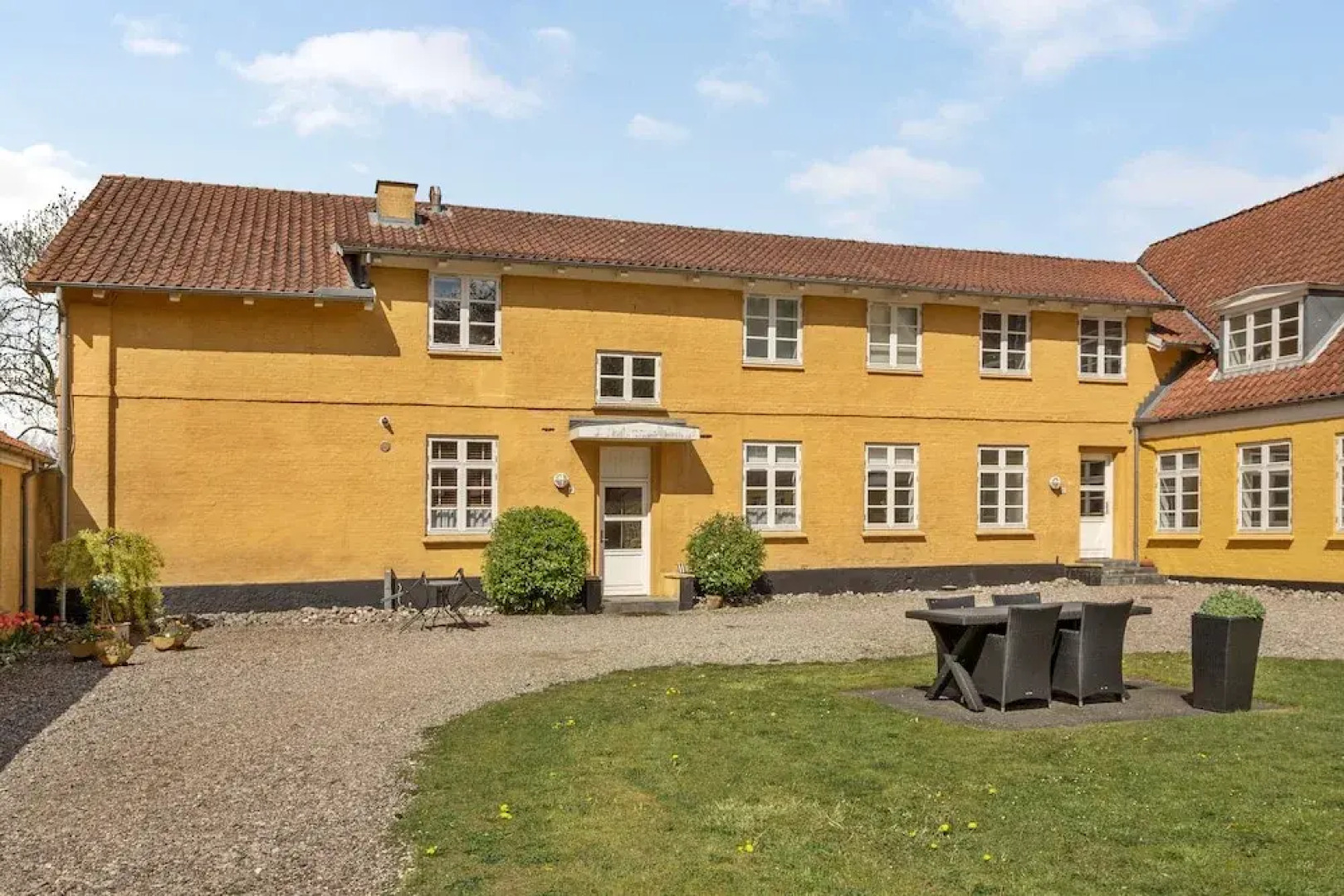 Apartment 2 bedroom with lake view