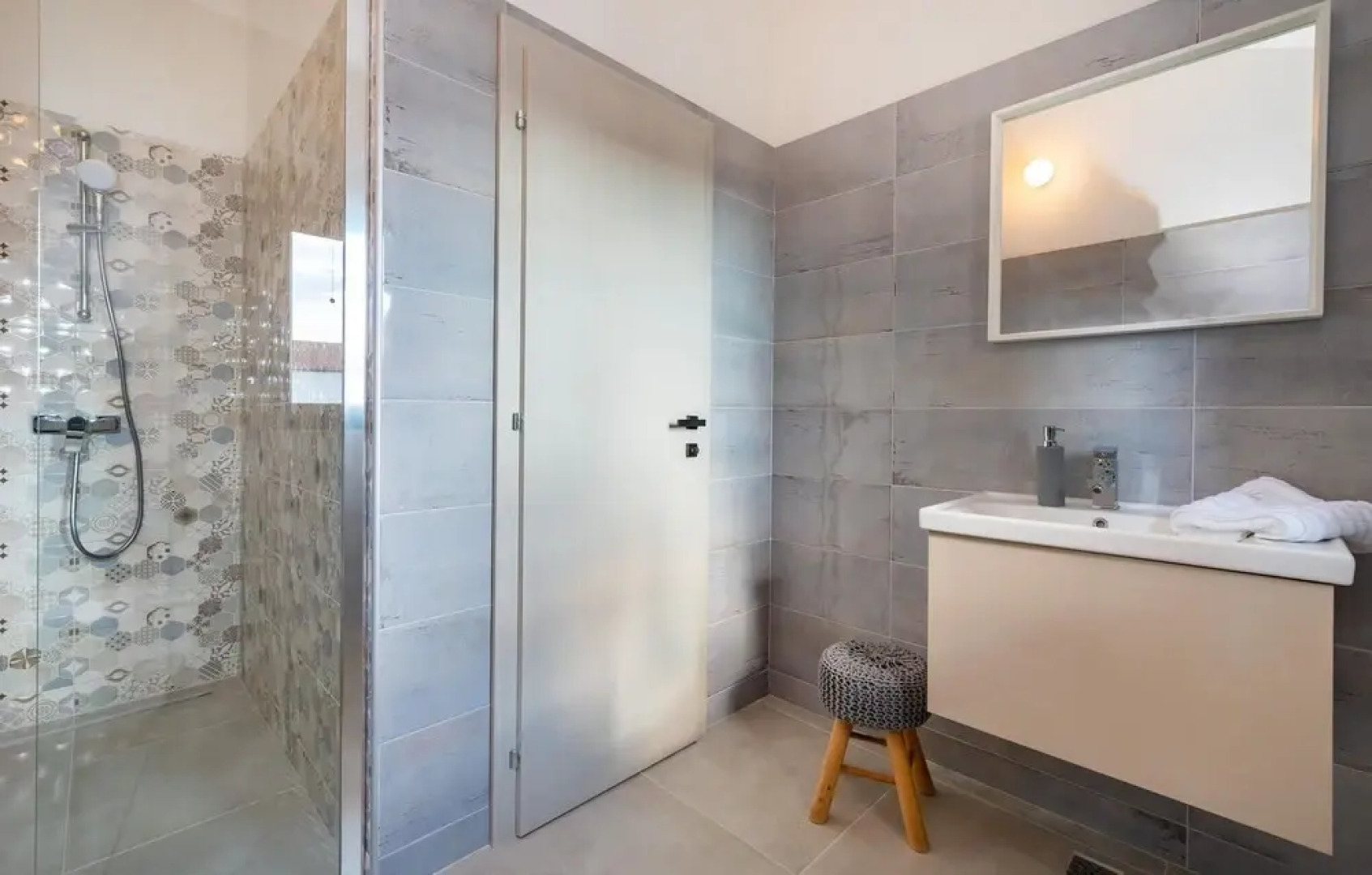 Nice Home in Biograd na Moru With 5 Bedrooms, Wifi and Outdoor Swimming Pool