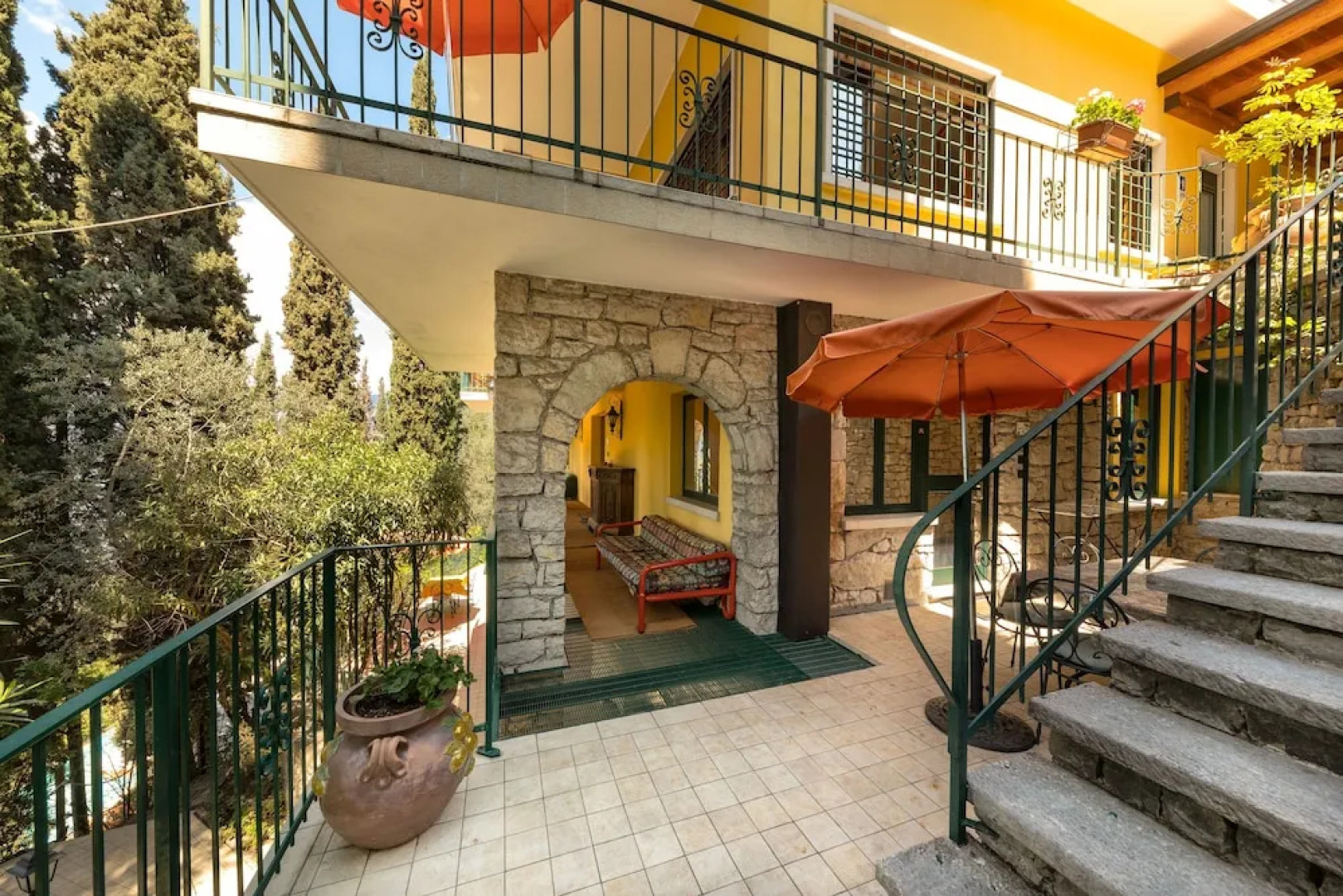 Residence Gardasee Apartments with Lake View