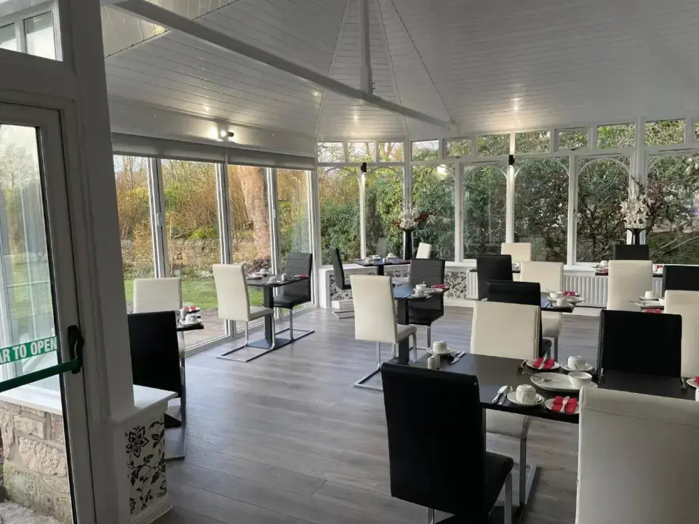 Claymore Guest House and Apartments