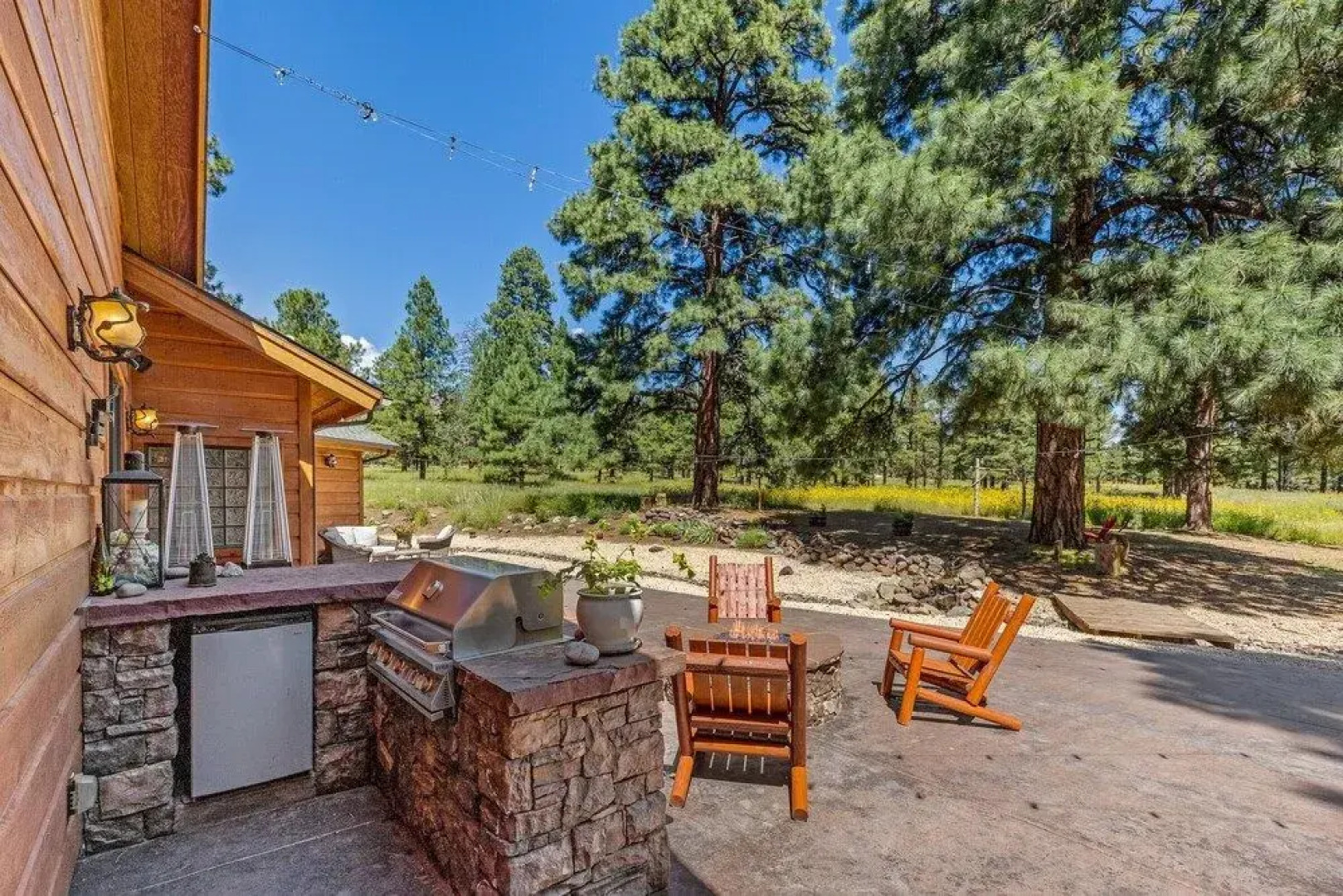 Townsend Flagstaff 3 Bedroom Home by RedAwning