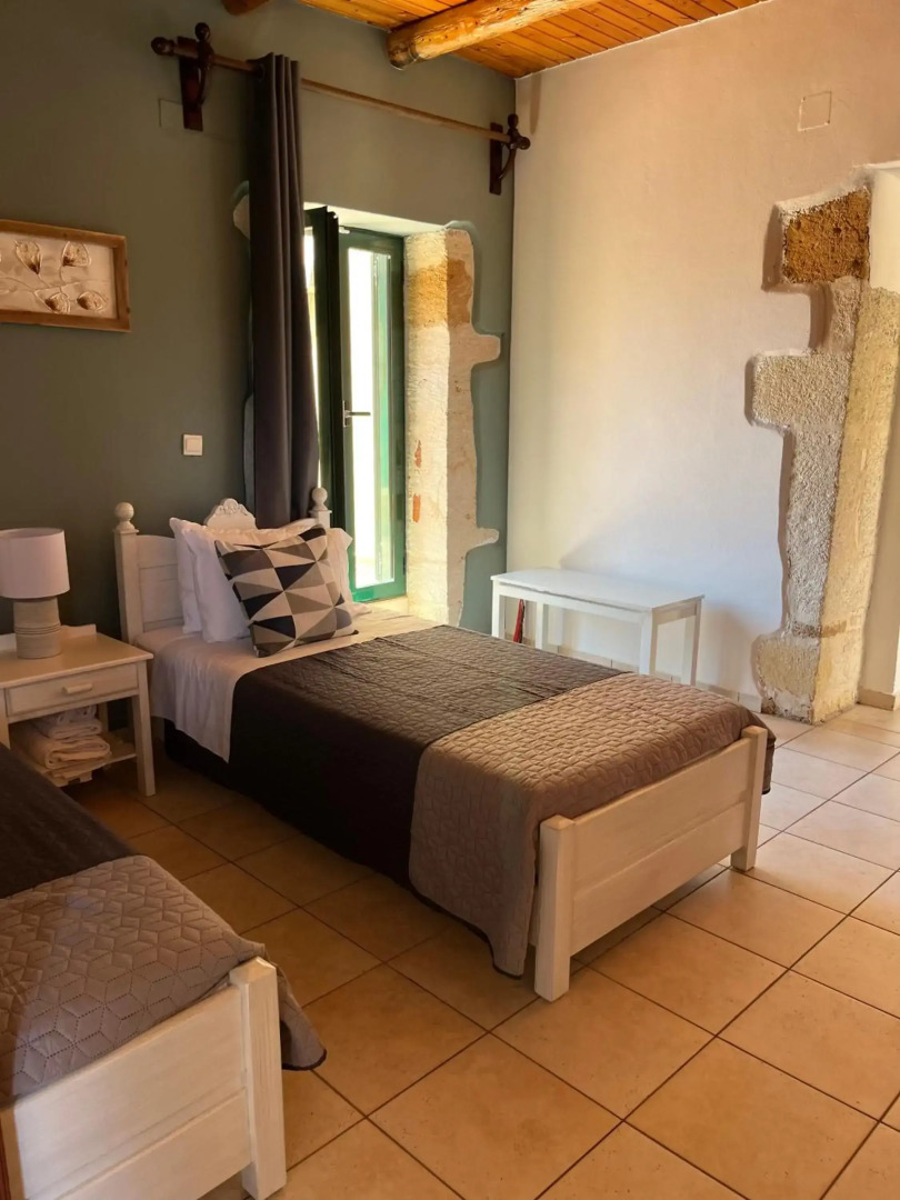 Skandalis Traditional Suites