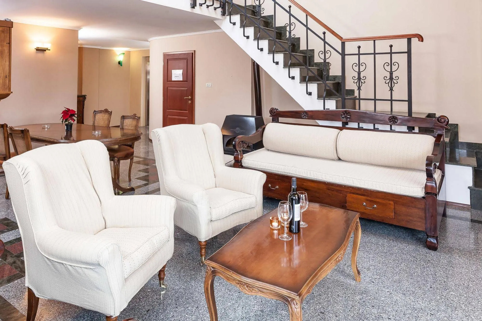 Modern Inn Boutique Hotel