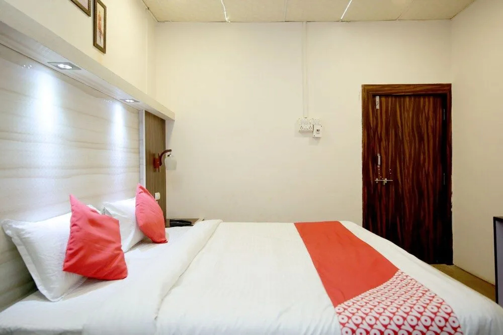 Collection O 29245 Hotel E Square