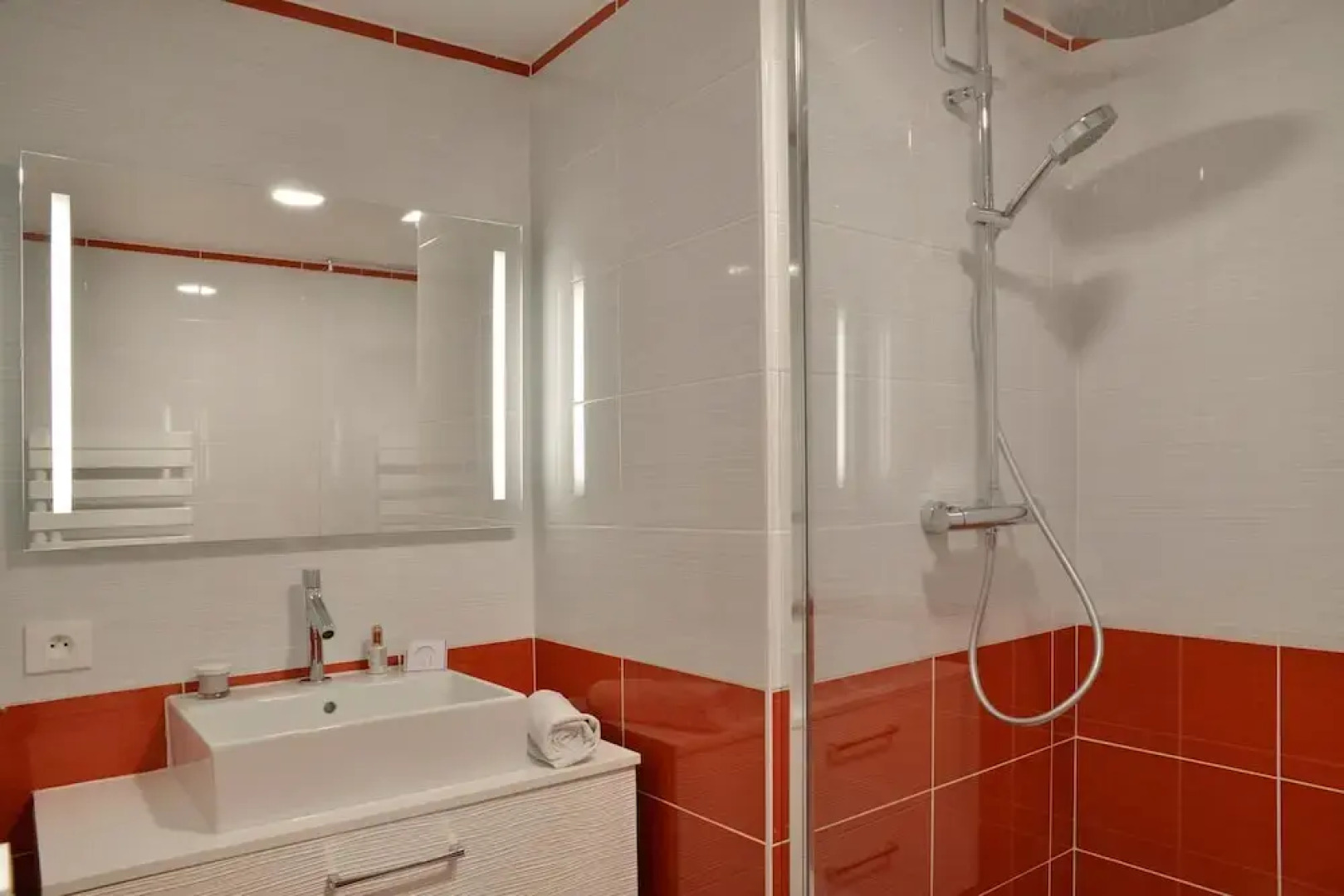 Residence Saintjacques -six-roomed Apartment for 14 People of 140 m2 S409