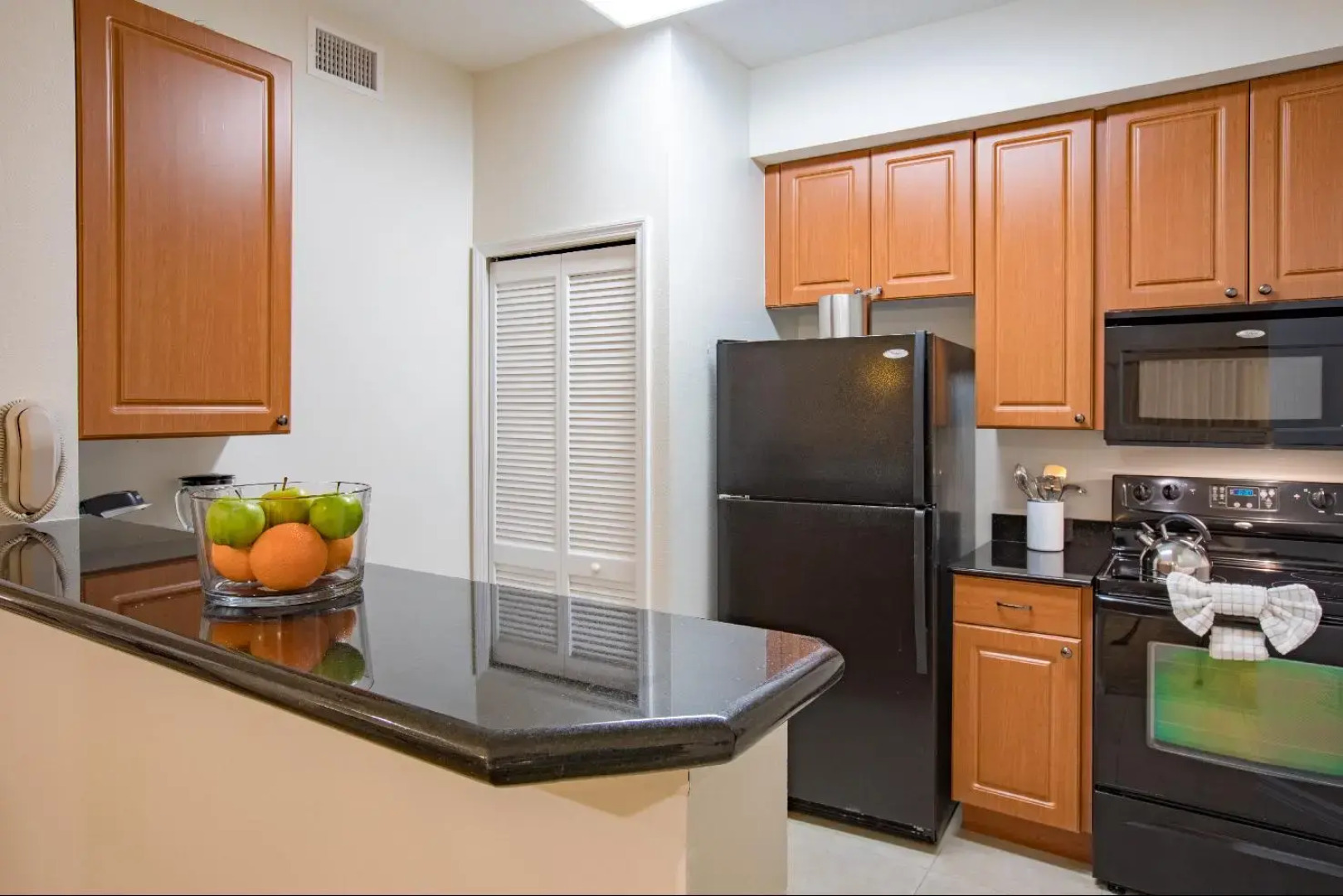 The Point Hotel & Suites