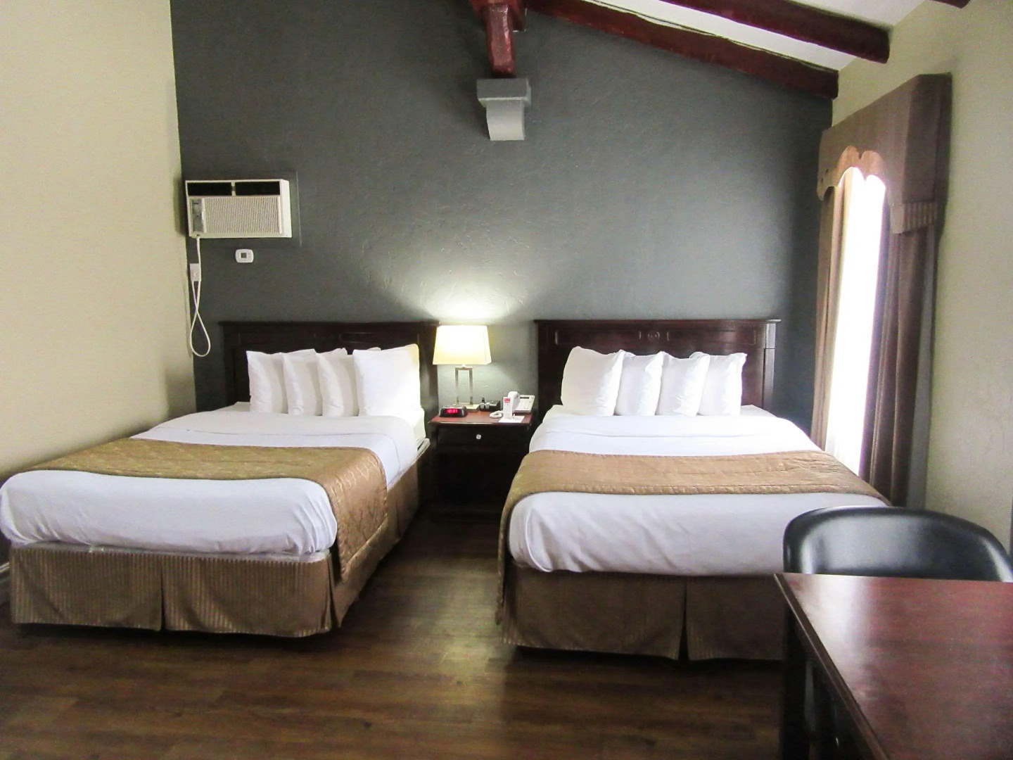 : Econo lodge Hotel Brossard