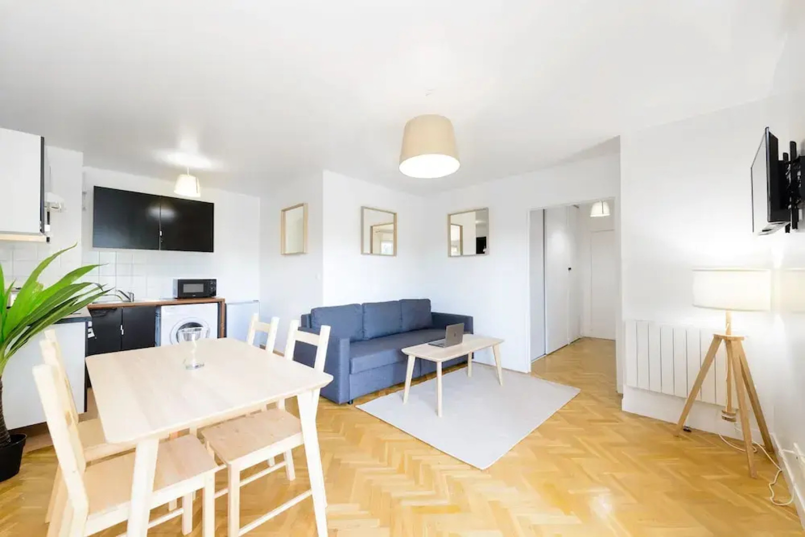 T2-4 pax Disneyland Paris with private parking