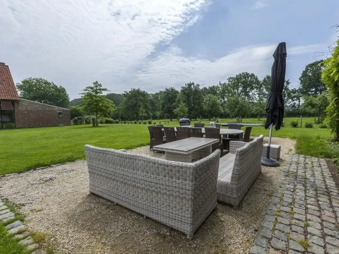 beautifull renovated farmhouse with traditional elements and a big garden