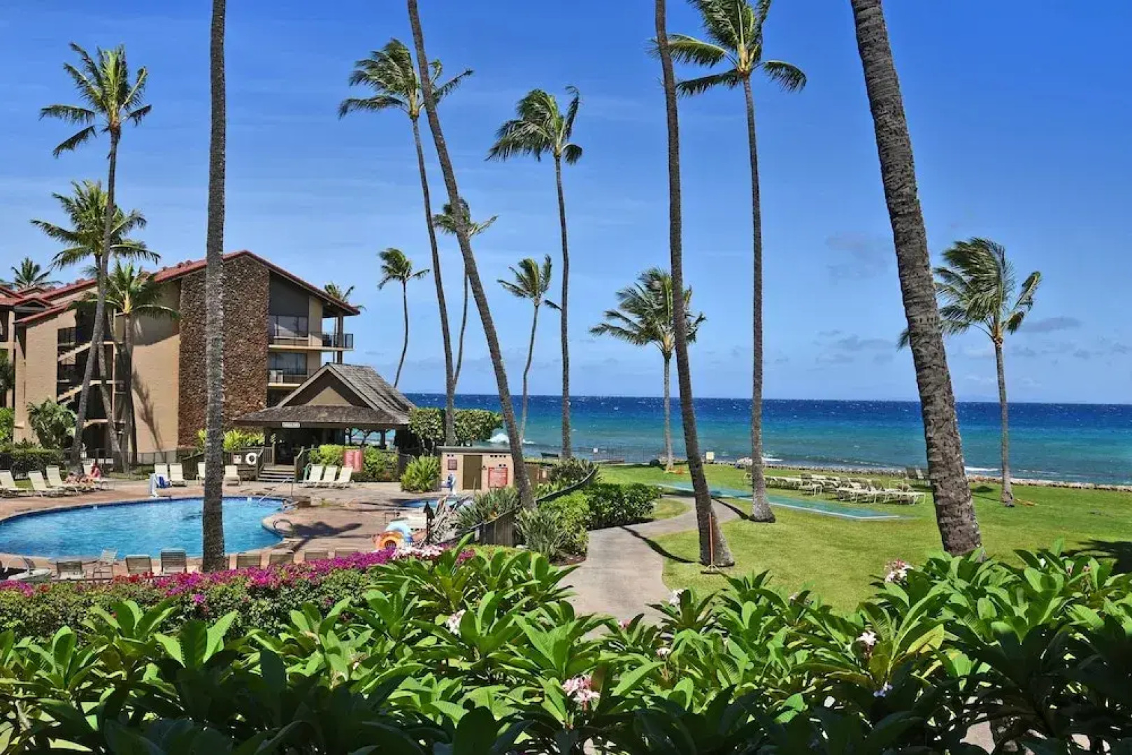 Papakea #b207 Studio Bedroom Condo by RedAwning