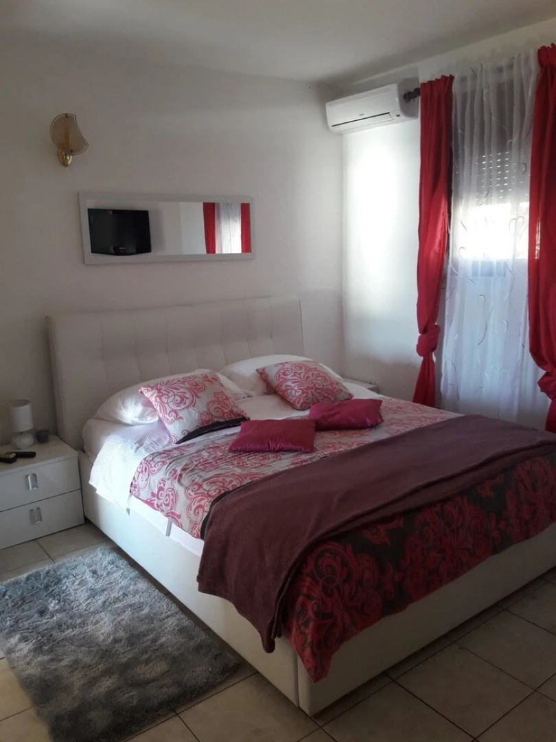 Villa With 5 Bedrooms in Zecevo Rogoznicko, With Wonderful sea View, P