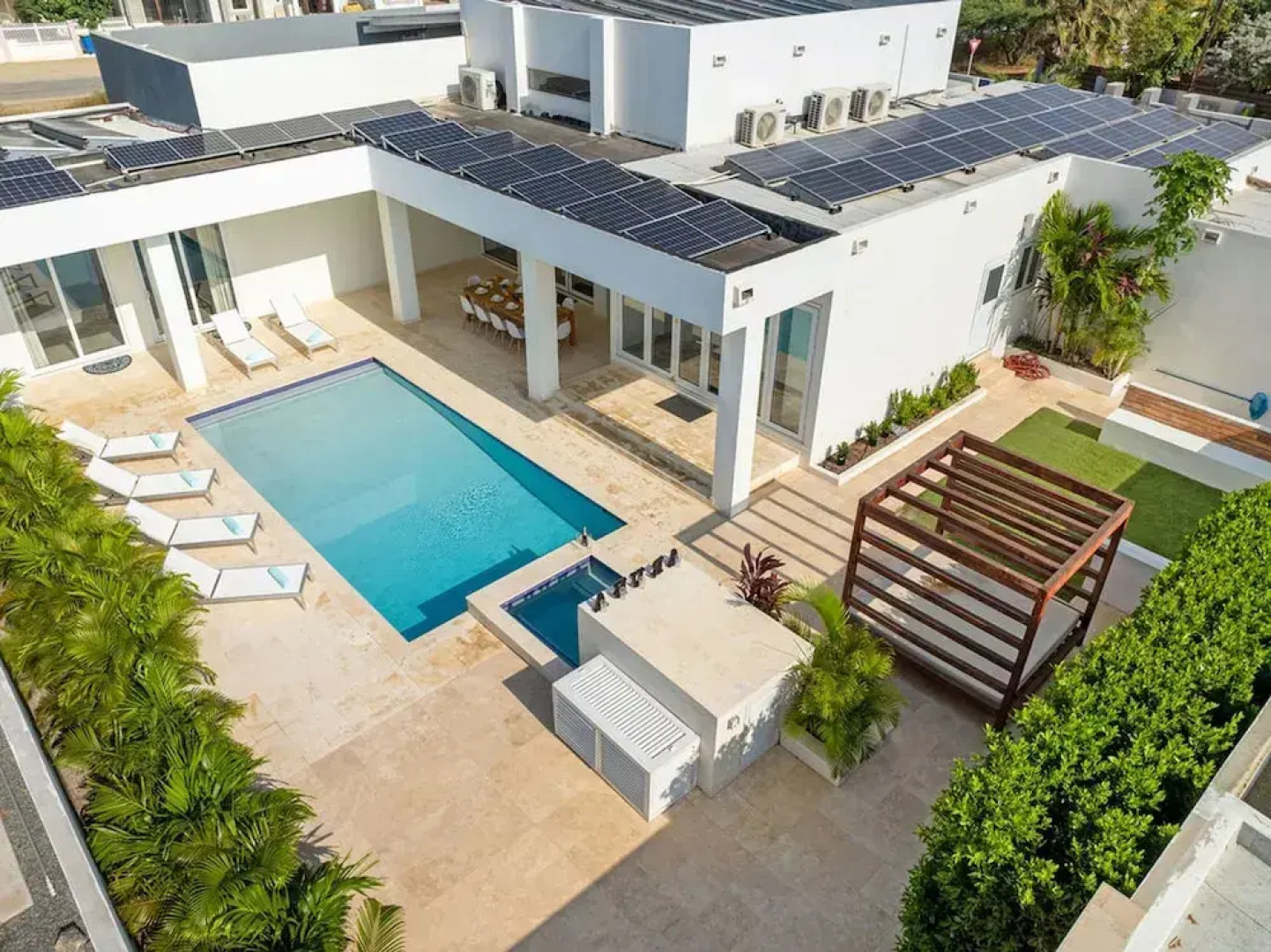 NEW Modern Villa Jacuzzi Pvt Pool Close2beach