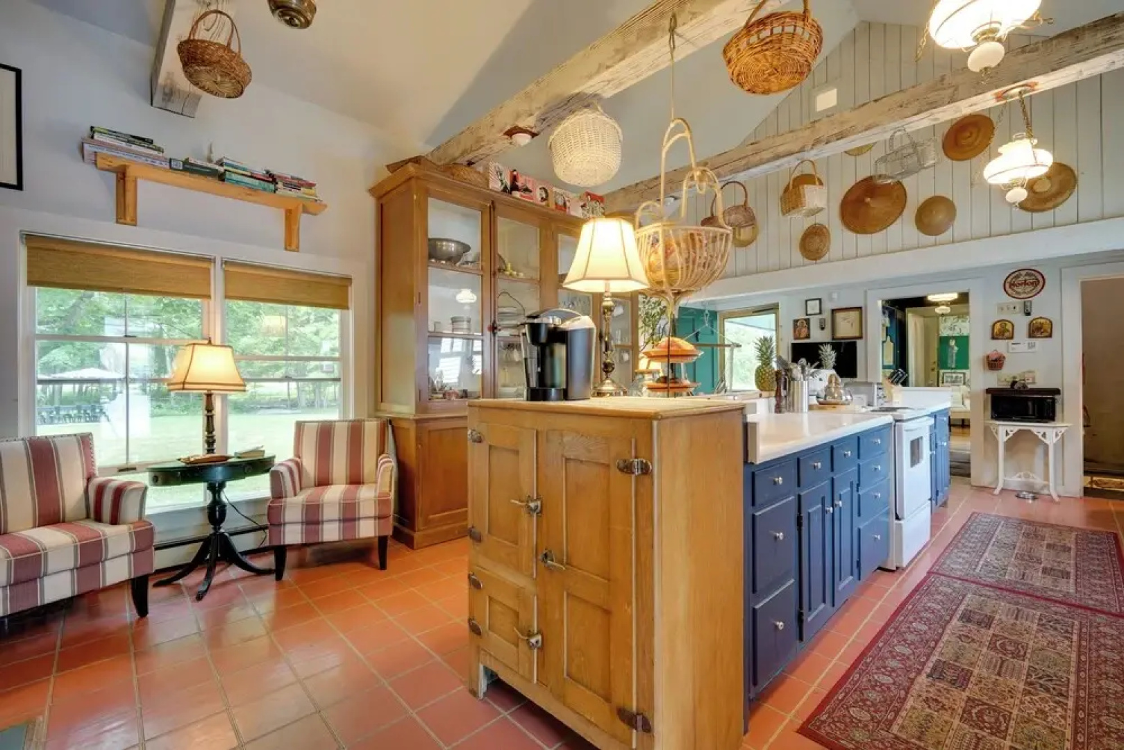 Gorgeous Victorian-style House w/ Hilltop Pool!