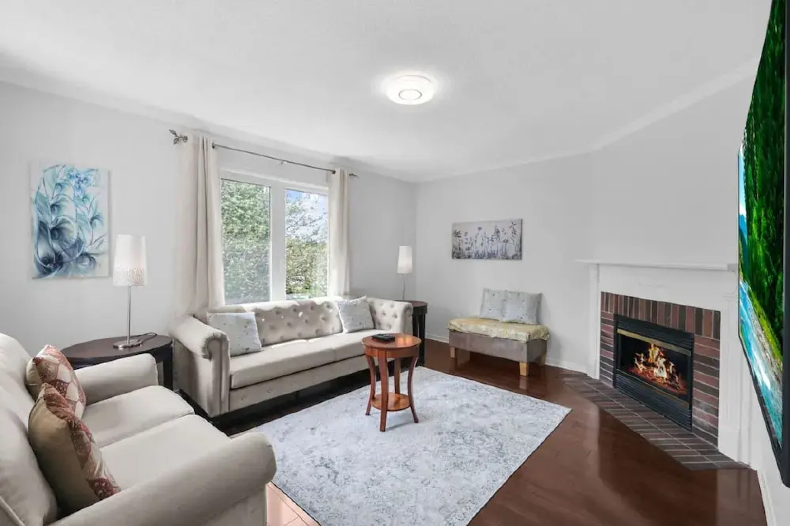 Newly Renovated 3BR in Whitby Family-friendly