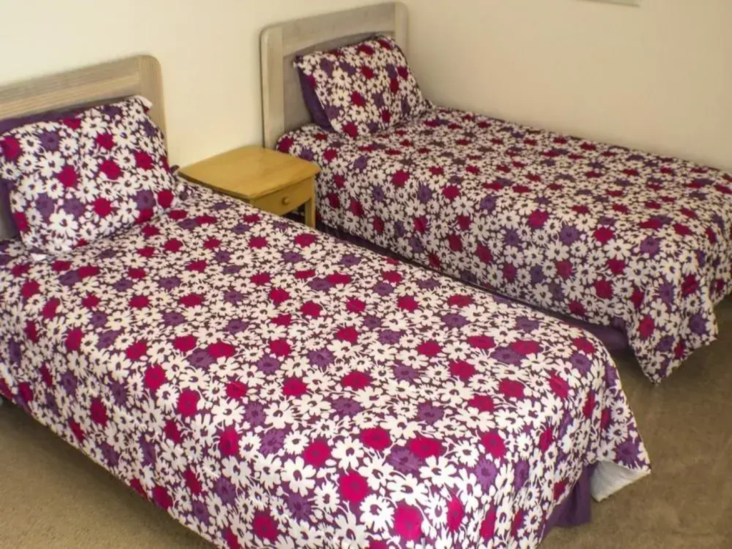 3 Bedrooms Condo by RedAwning