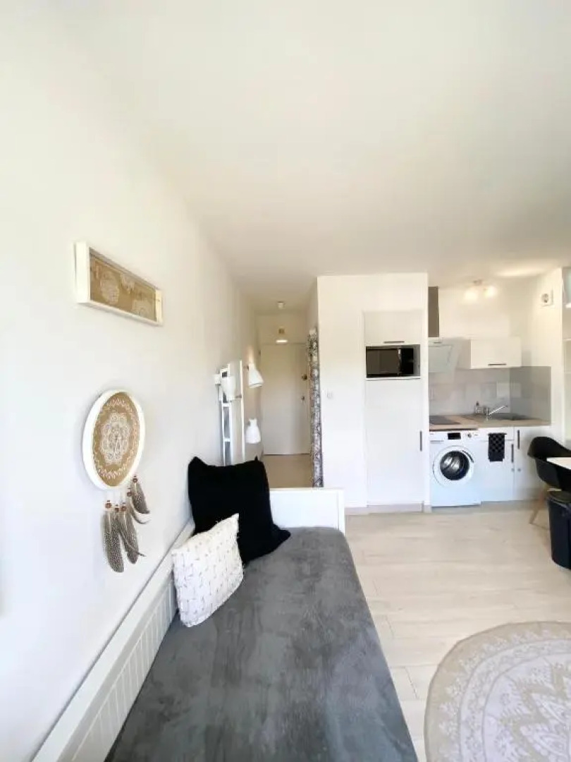 Studio Recent Proche de la Mer