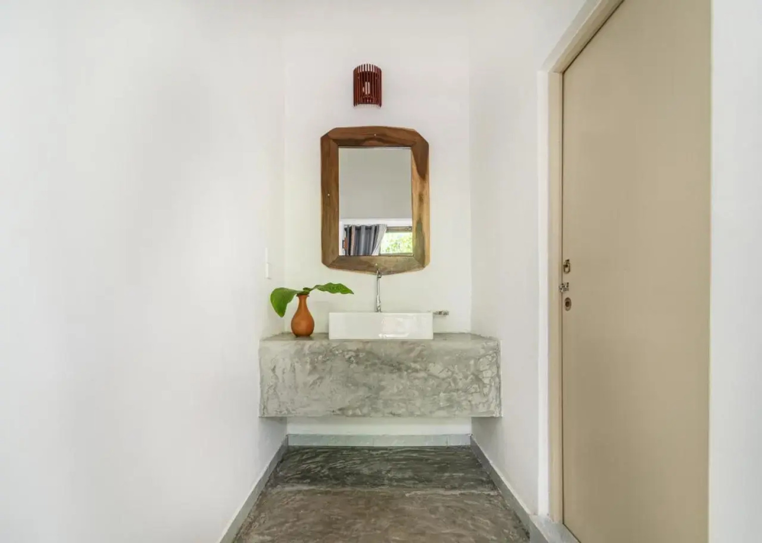 Chandima Beach Waver