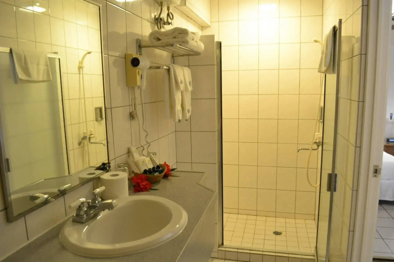 West Plaza Hotel by the Sea