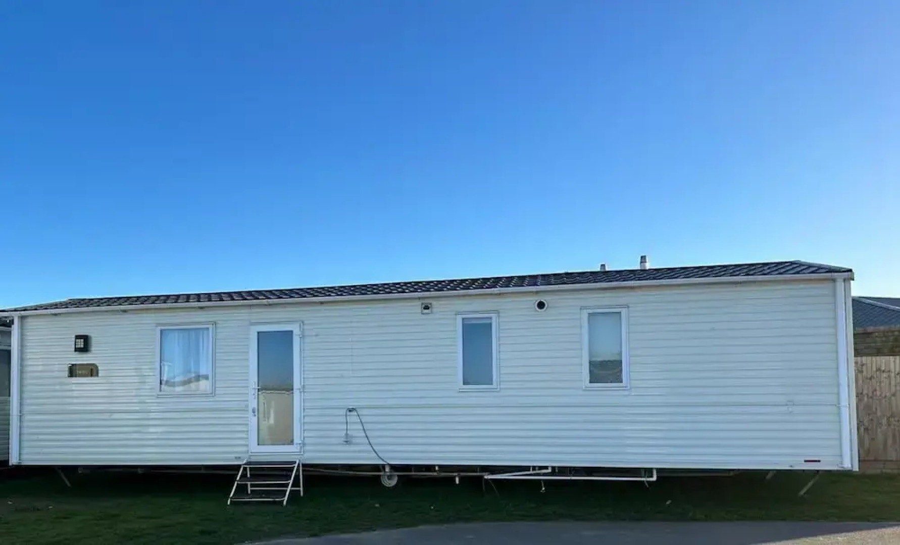 Felixstowe Chimo Caravan 8 Sleeps 5 min to Beach