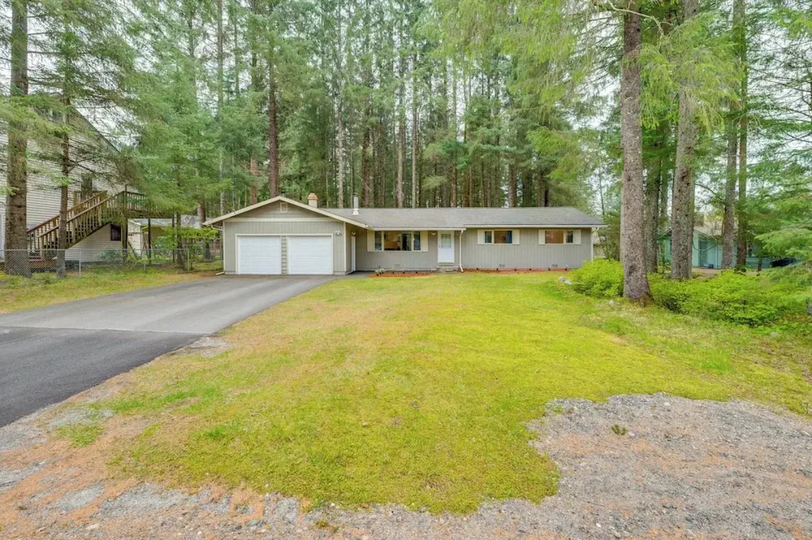 2 Mi to Mendenhall Glacier: Forest-view Sanctuary!