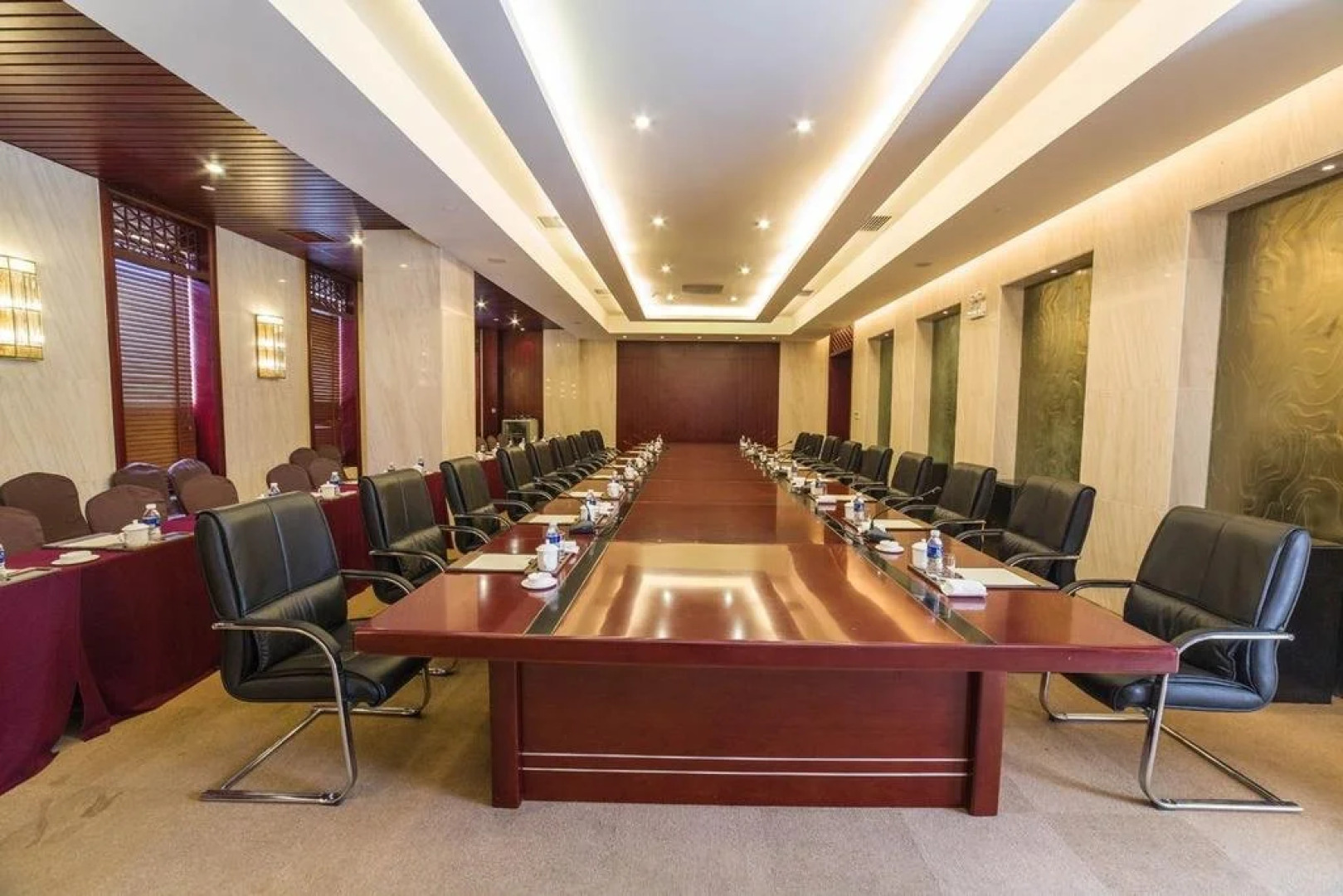 Jing Cheng Earthsea SPA Holiday Center - Ruili