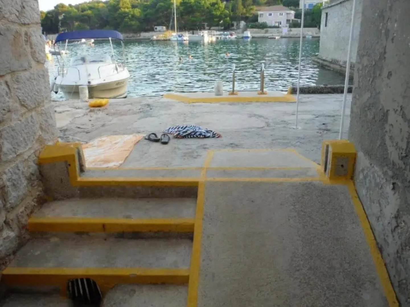 Apartment Mirni - 5 m from sea