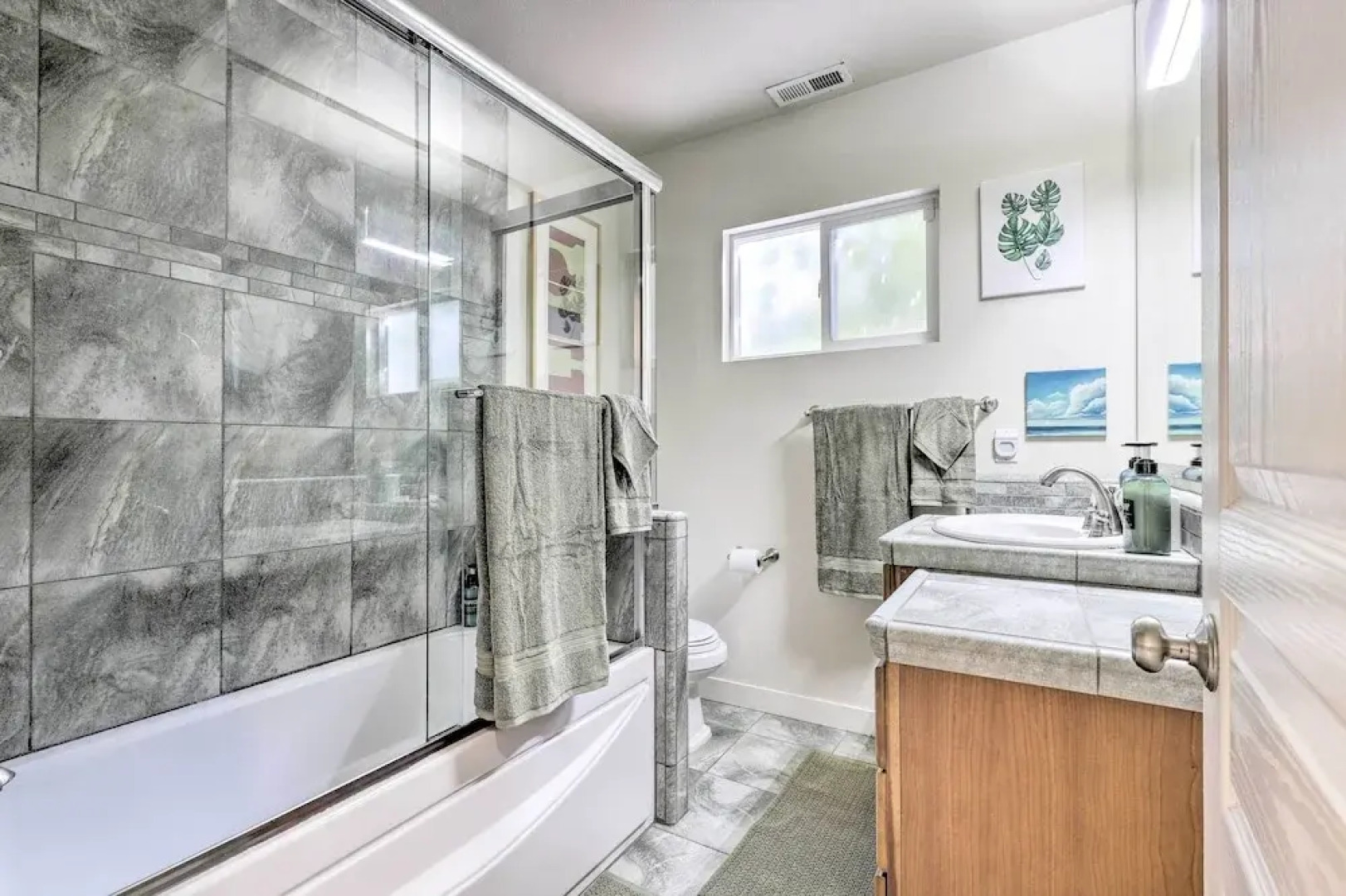 Peaceful Petaluma Getaway w/ Deck + Grill!