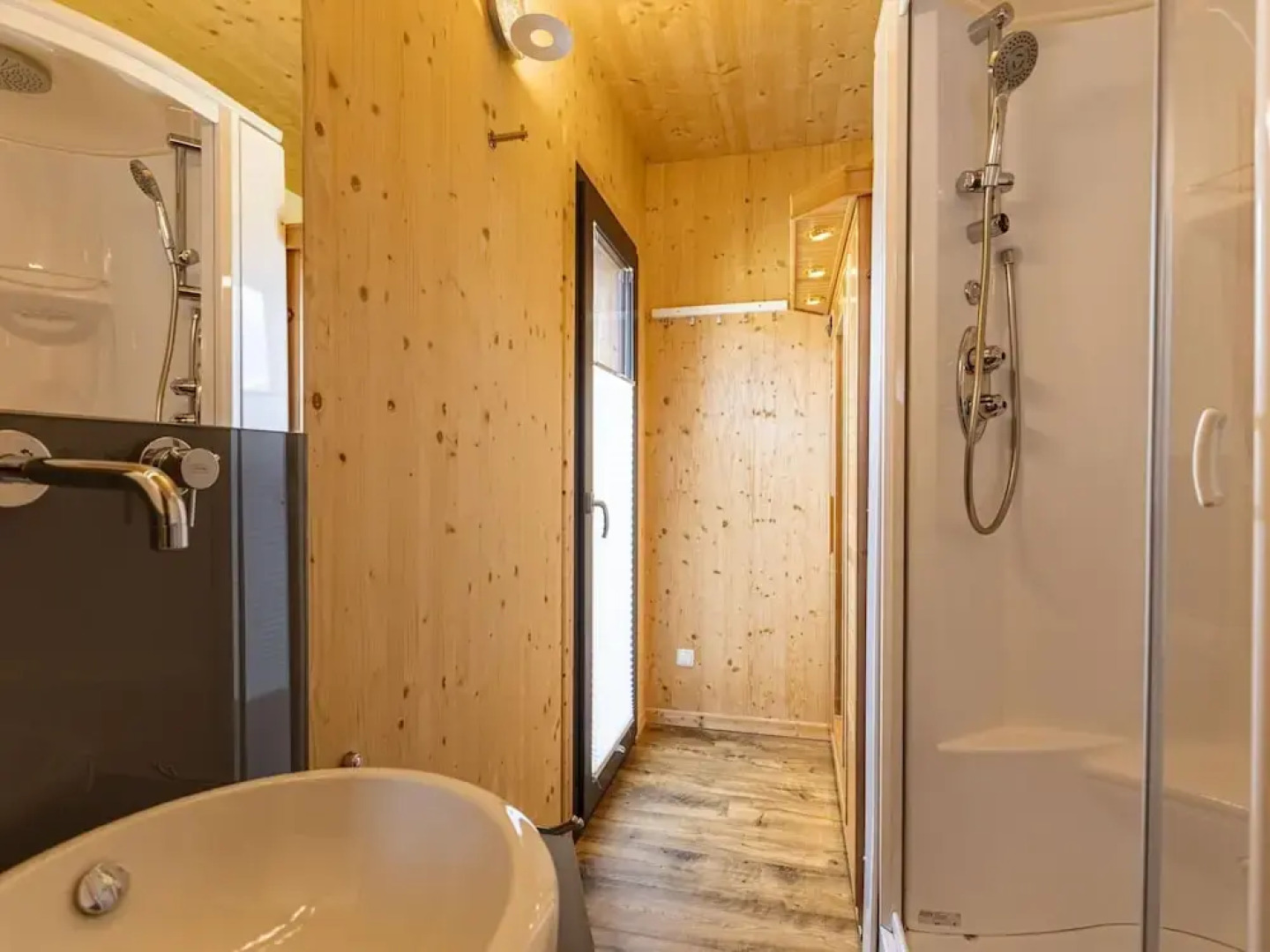 Modern Wooden Chalet in Sankt Georgen ob Murau with Hot Tub