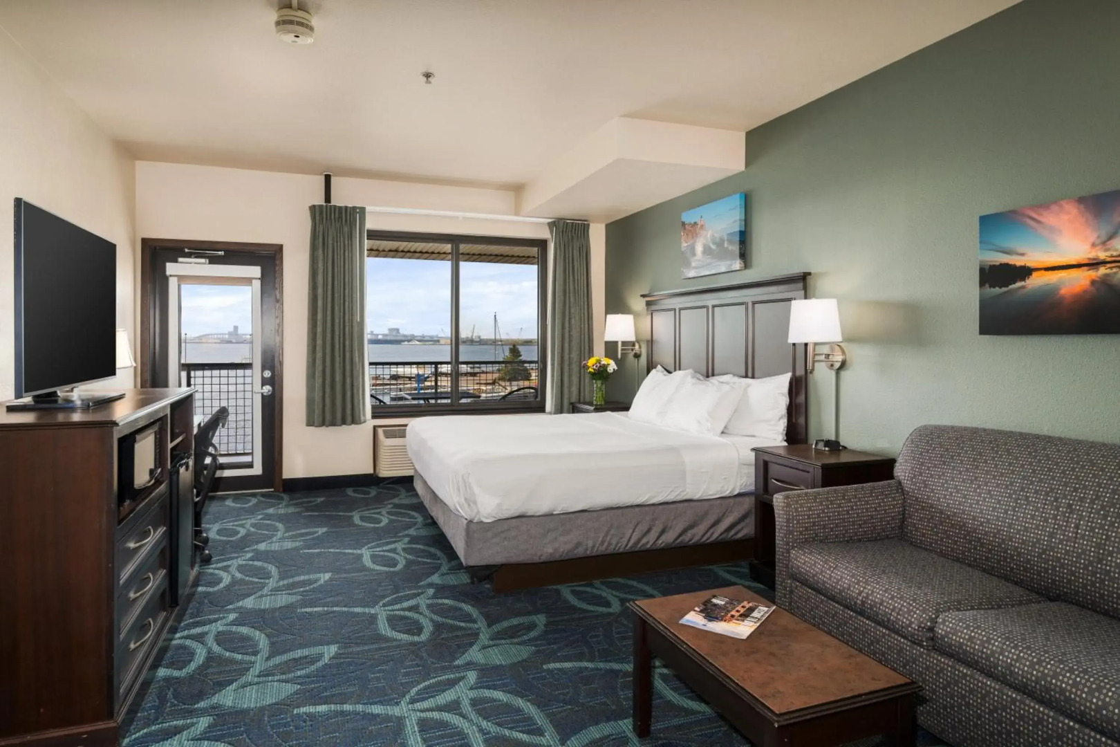 Park Point Marina Inn