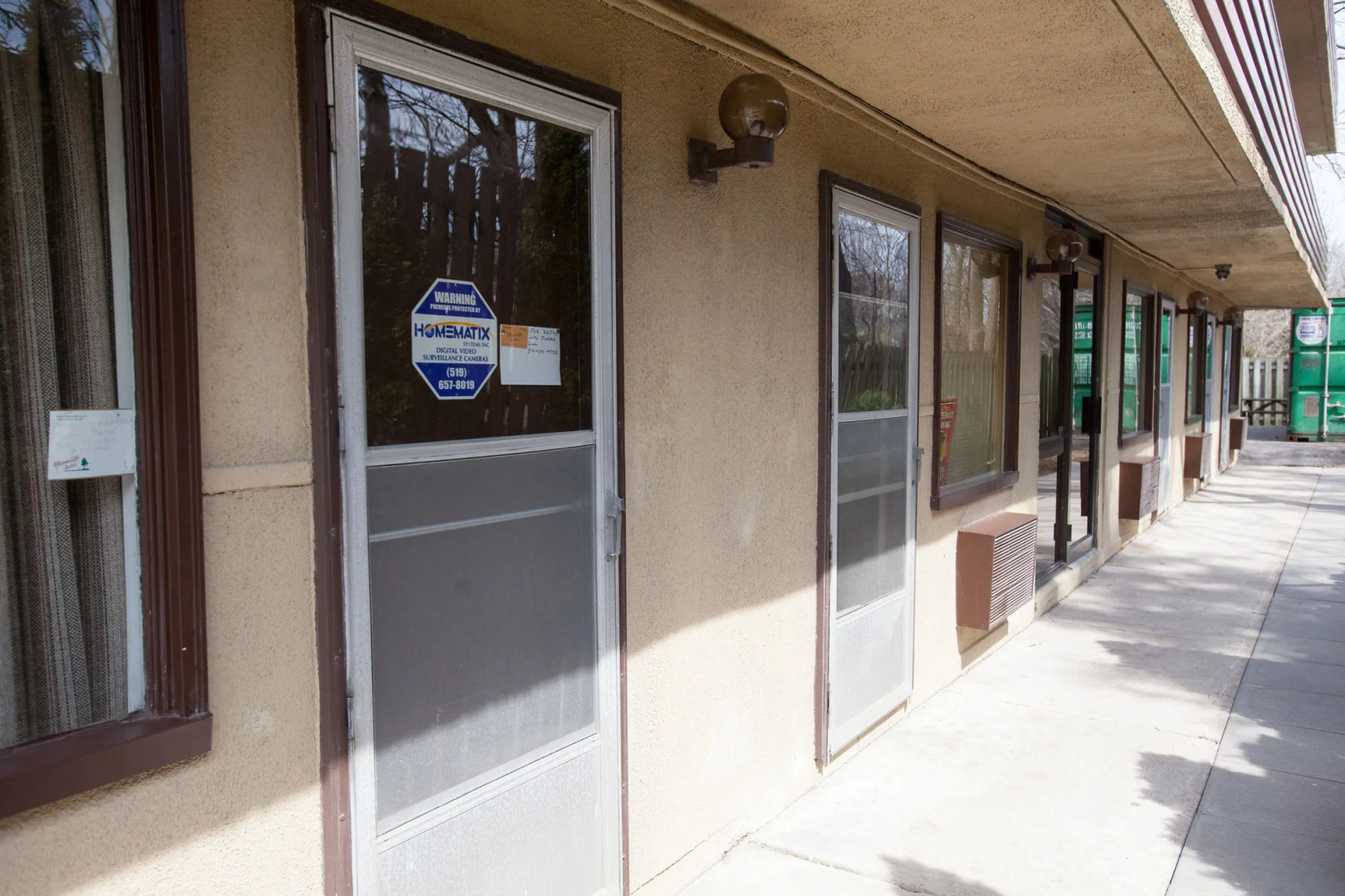 Wharncliffe Suites Motel