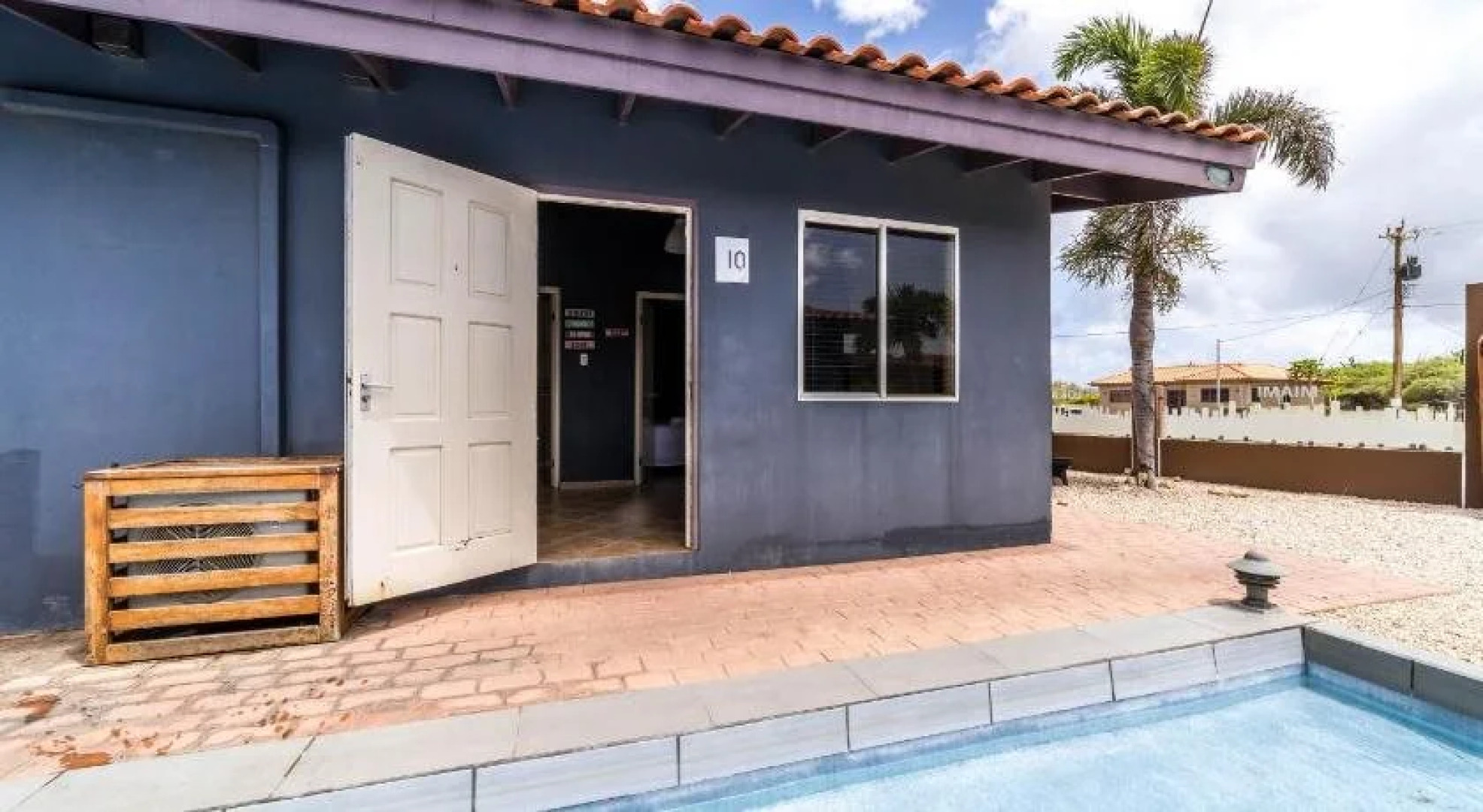 Palazzio Apartments & Studios