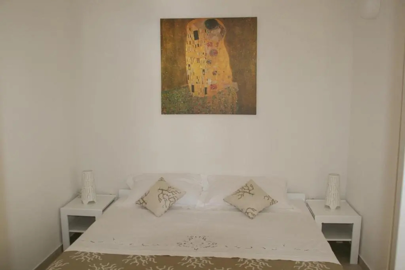 Apartments Robert - 5m from sea