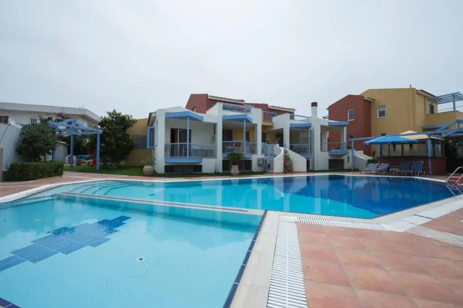 Nirrides Apts Sutdios