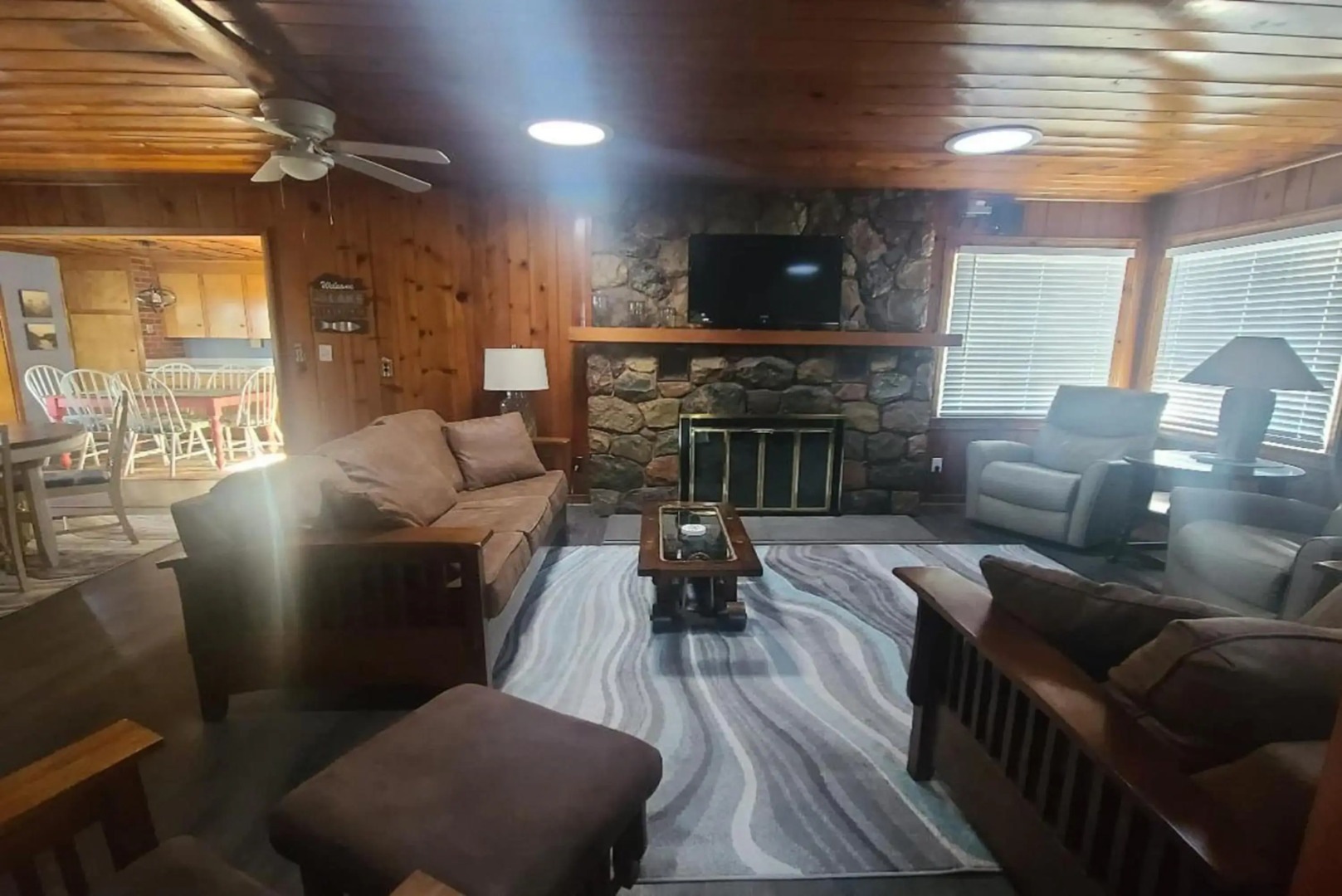Lake Huron - 3 Bedroom, 2 Bath Lake Front Home (Sleeps 12)