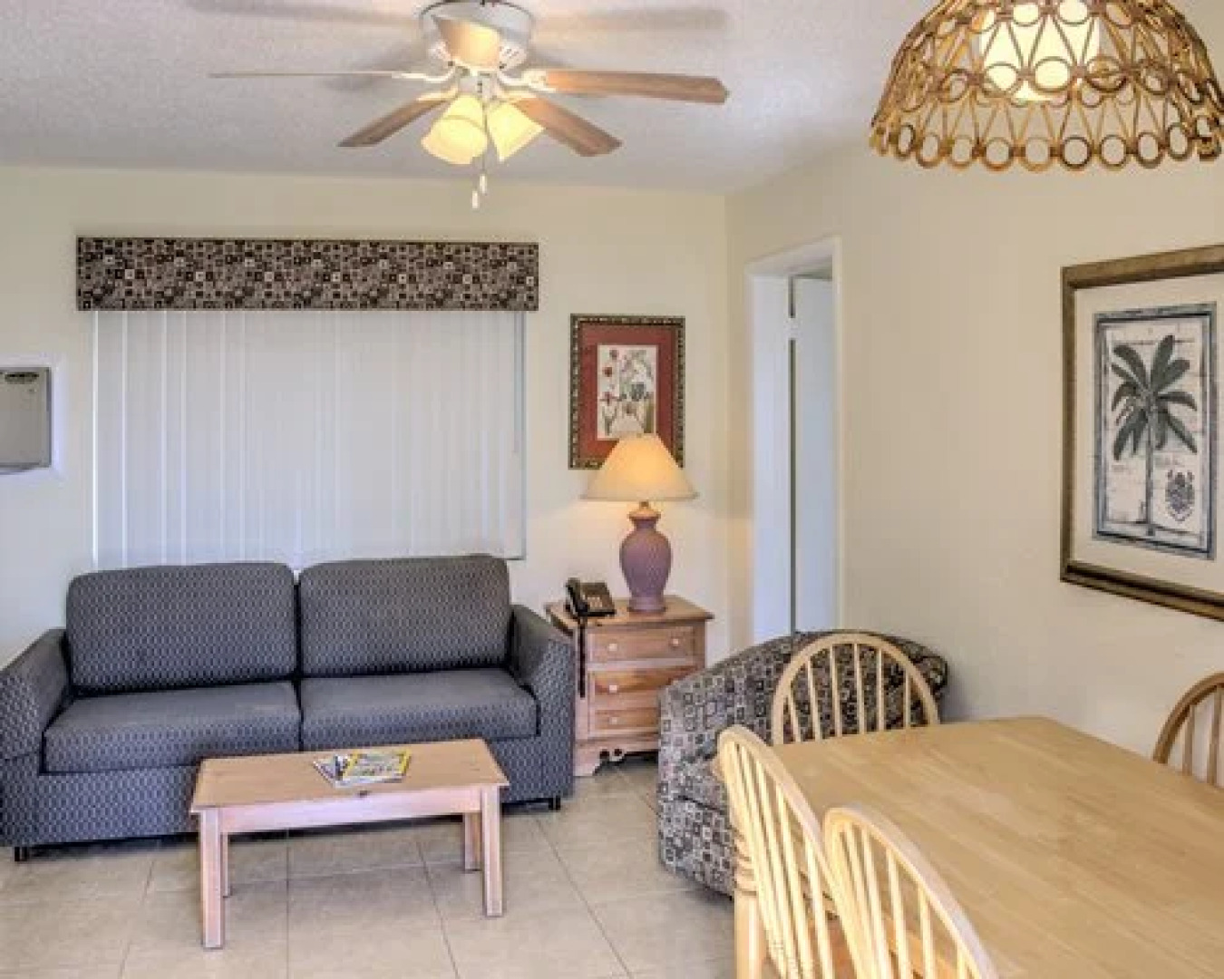 Emerald Seas Ocean Front Motel