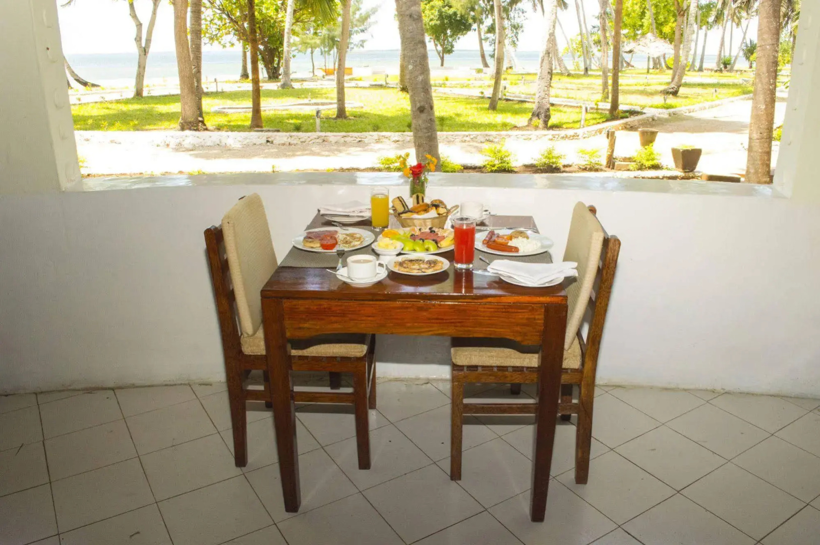 Antonio Beach Hotel and Spa