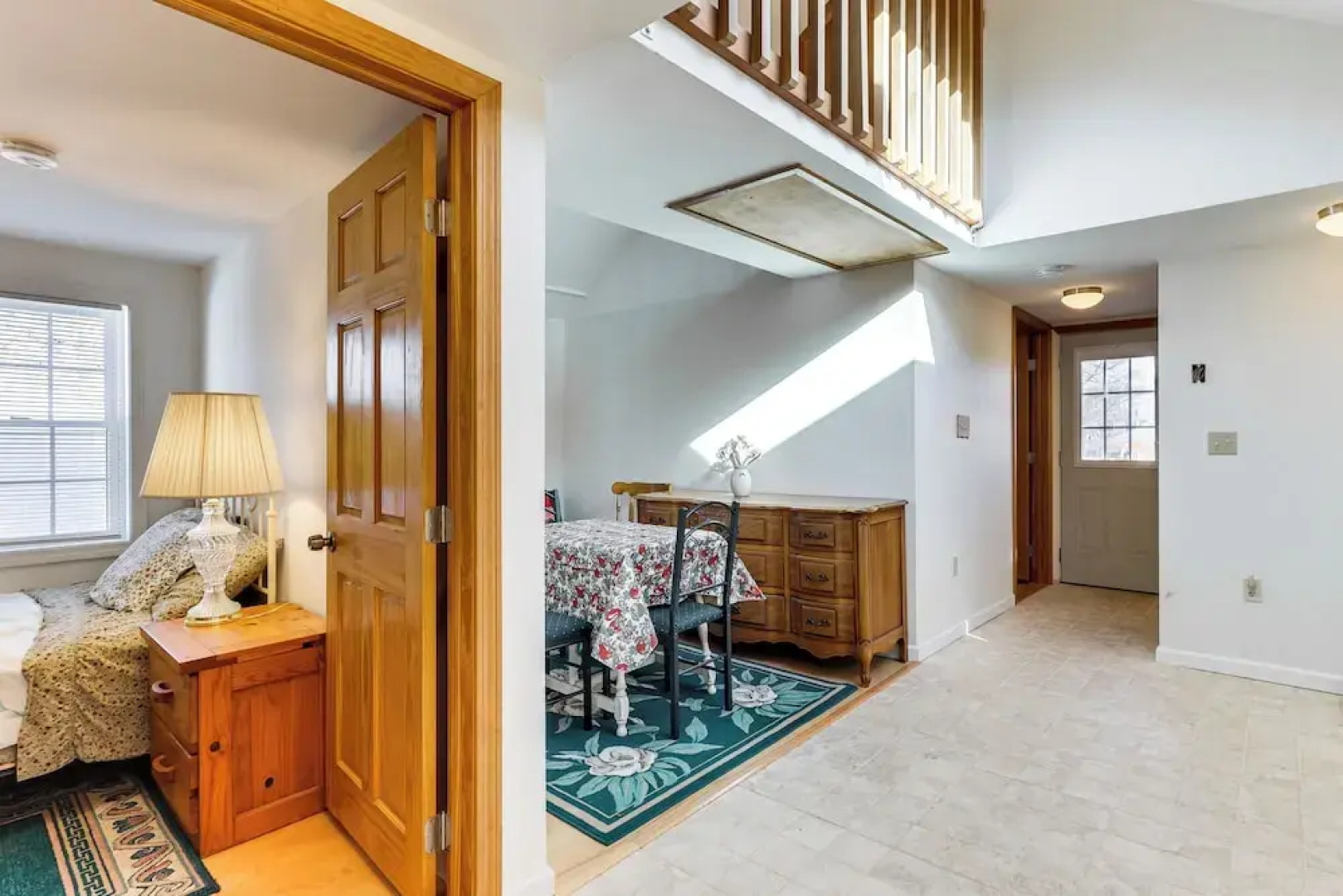 Charming Old Lyme Cottage, Steps to Private Beach!