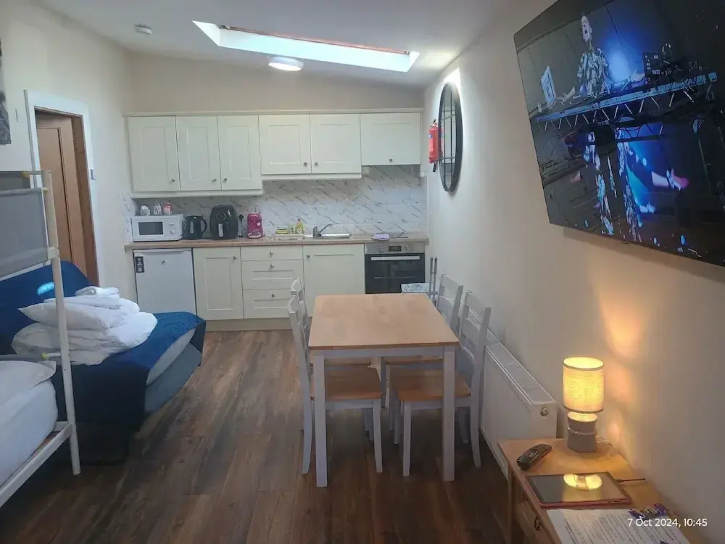 Mattys Pub & Apartments