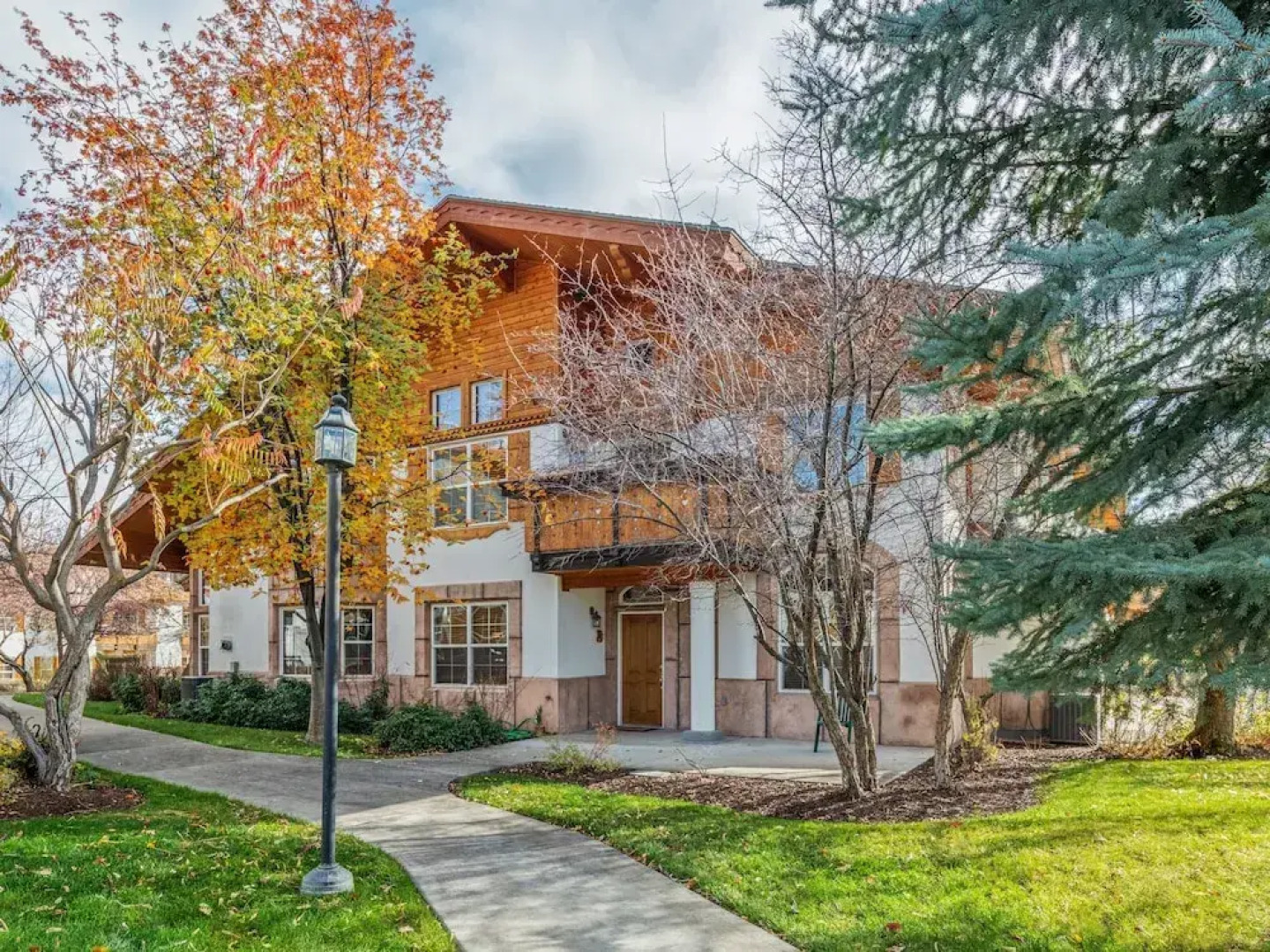 Adventure Hub~backcountry Skisnowmobilescuba Diving 734 3 Bedroom Townhouse