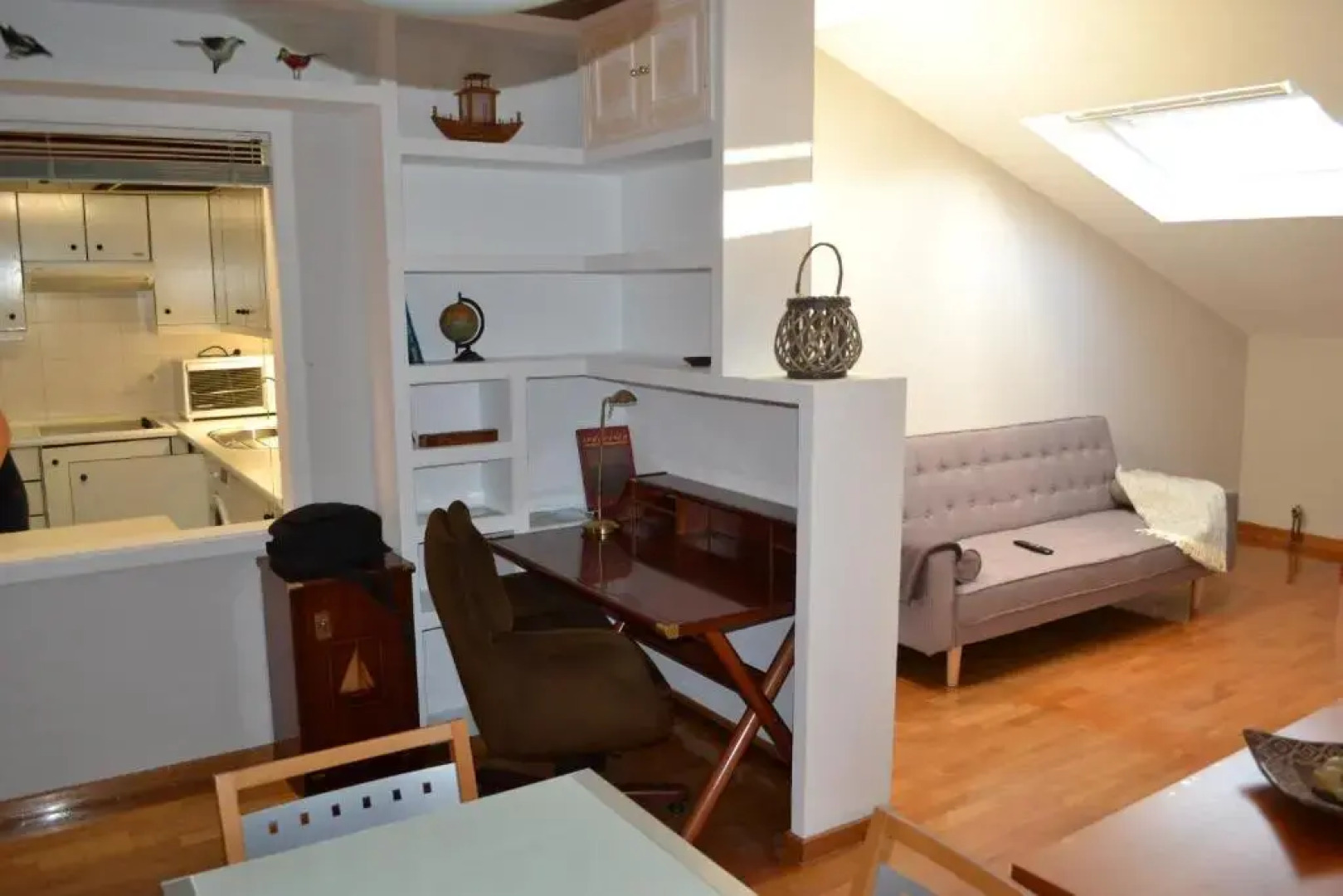 O POLEIRO, A 800 metros de playa america