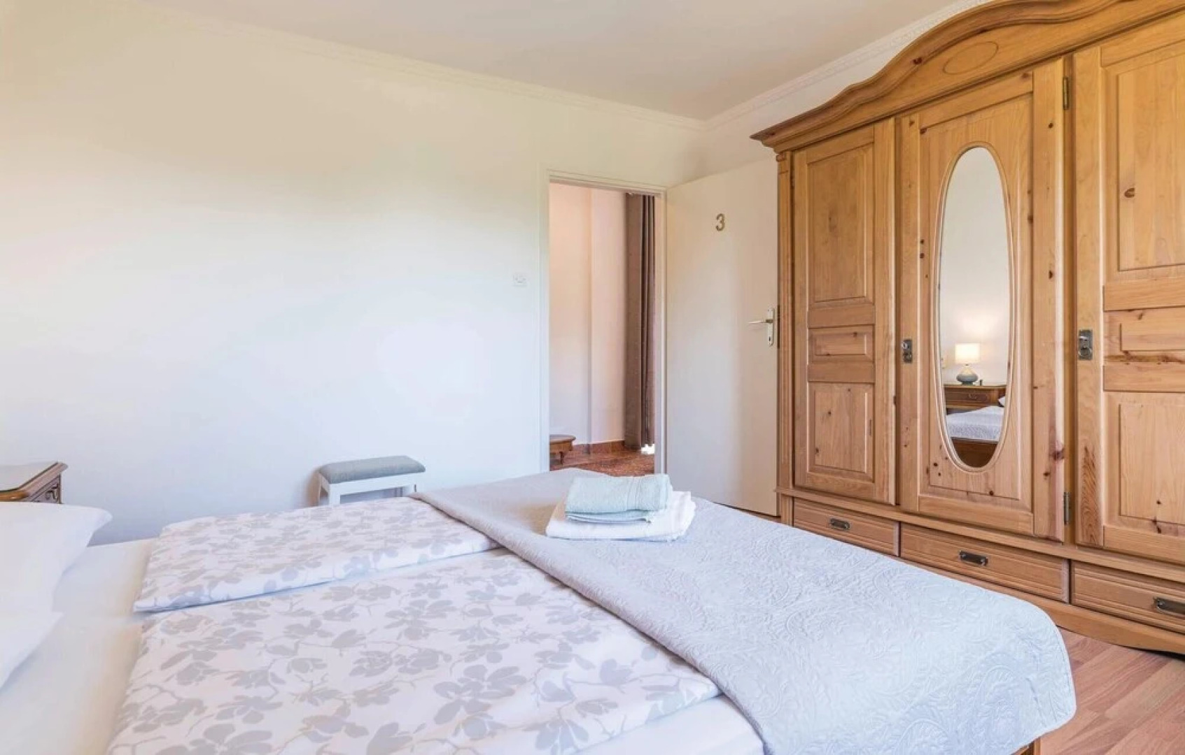 Stunning Home in Kuzinici With Wifi and 5 Bedrooms