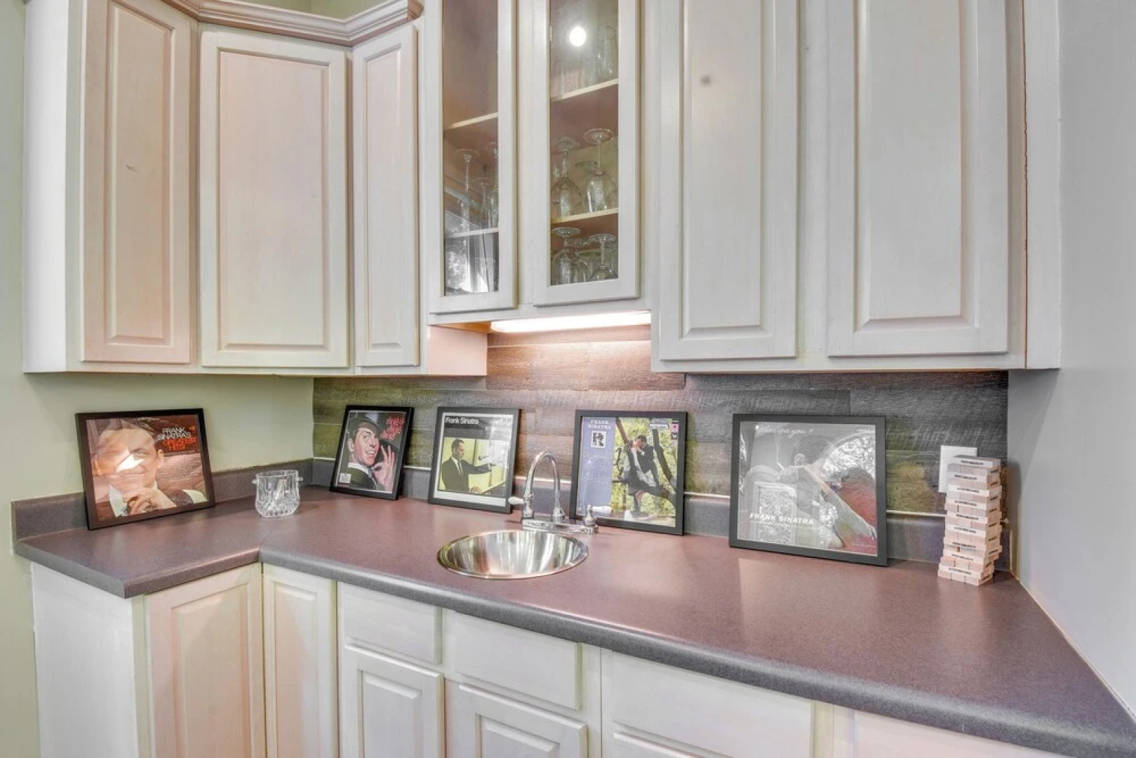 2 Mi to Clemson: Central Villa w/ Deck, Near Lakes