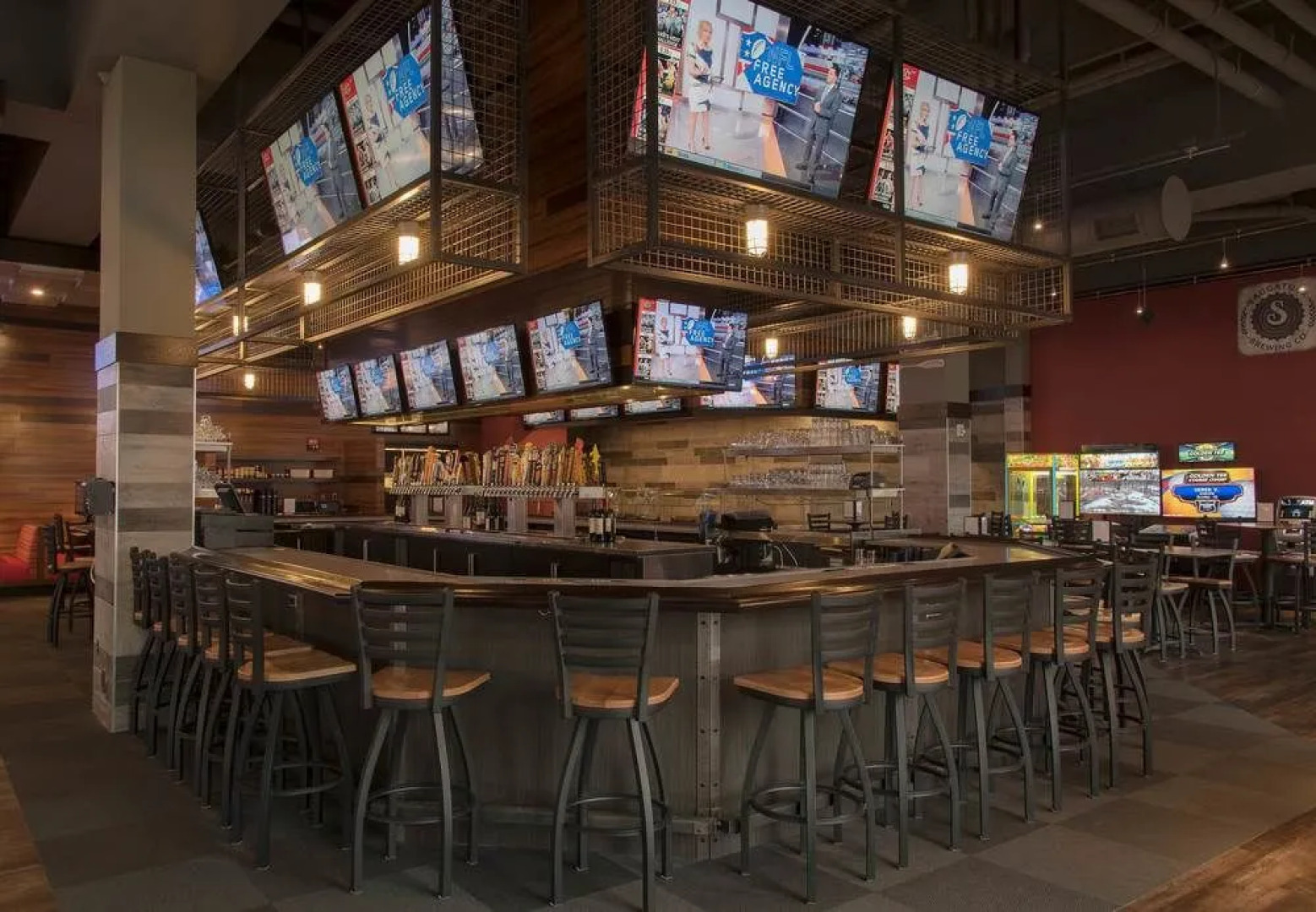 Courtyard Holland Downtown