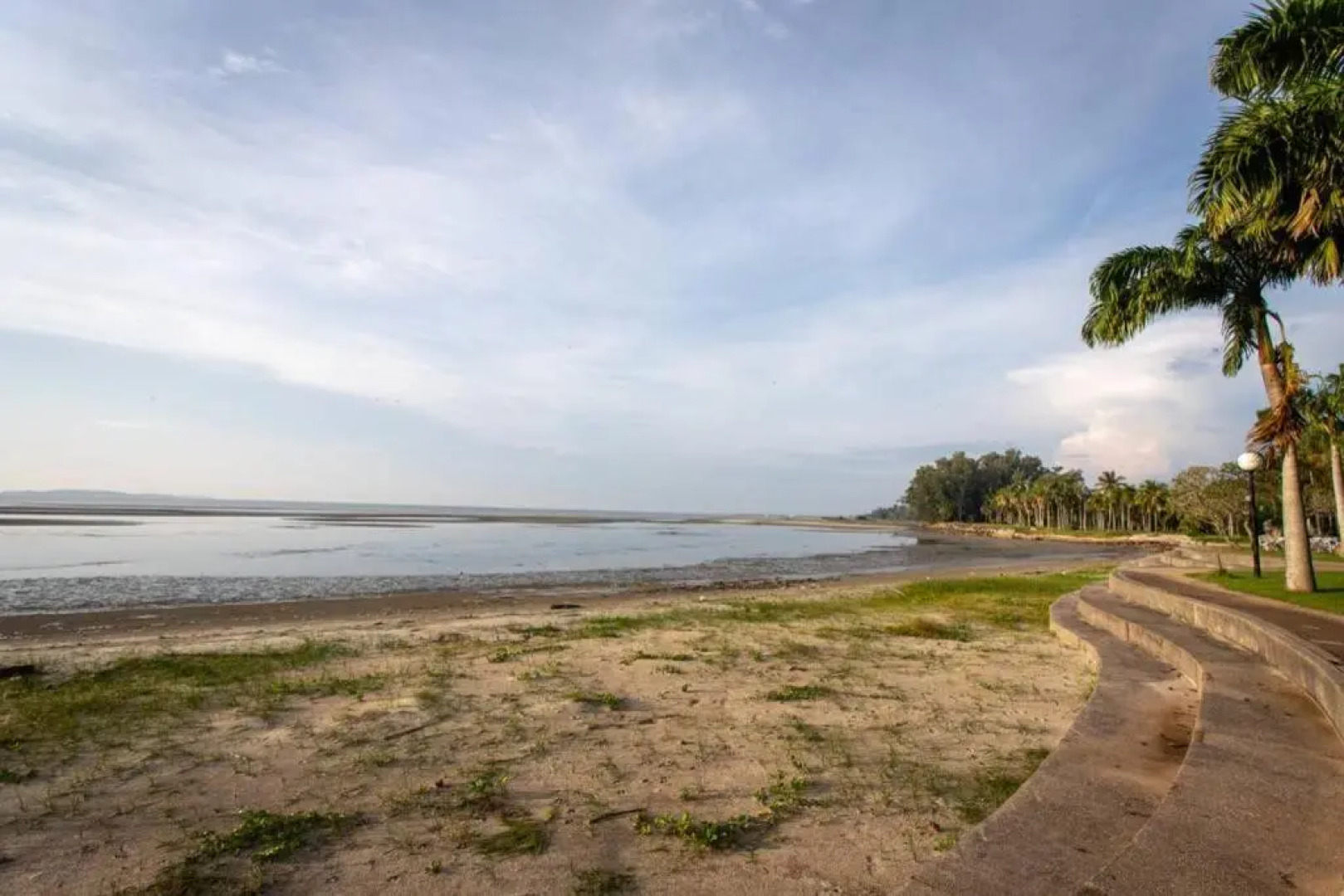 F4 Beach house Kitchen BBQ 3 bedrooms Large yard