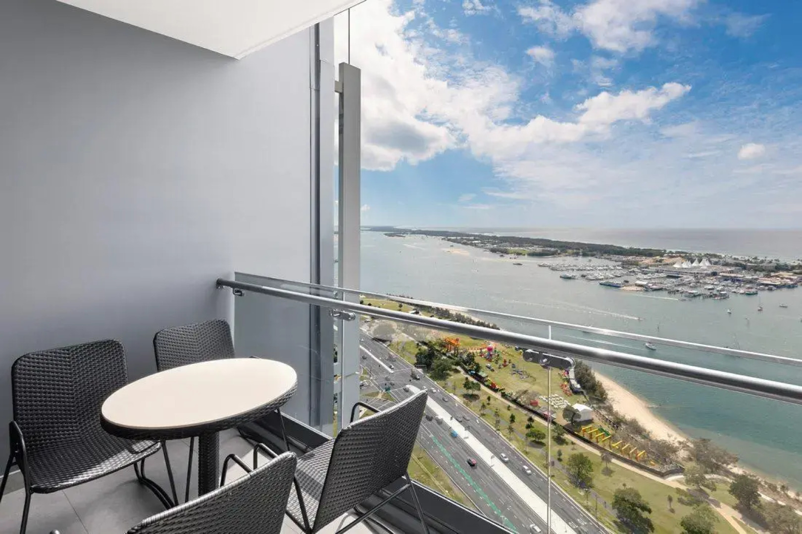 Meriton Suites Southport, Gold Coast