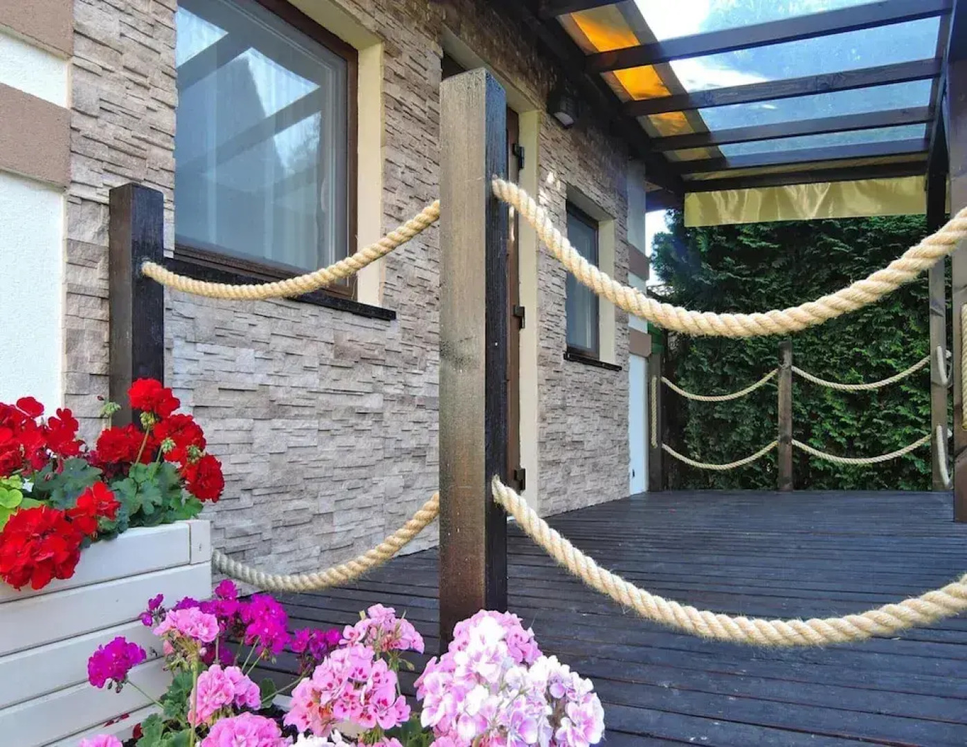 A Comfortable Holiday Home With a Swimming Pool and Jacuzzi in Miedzywodzie