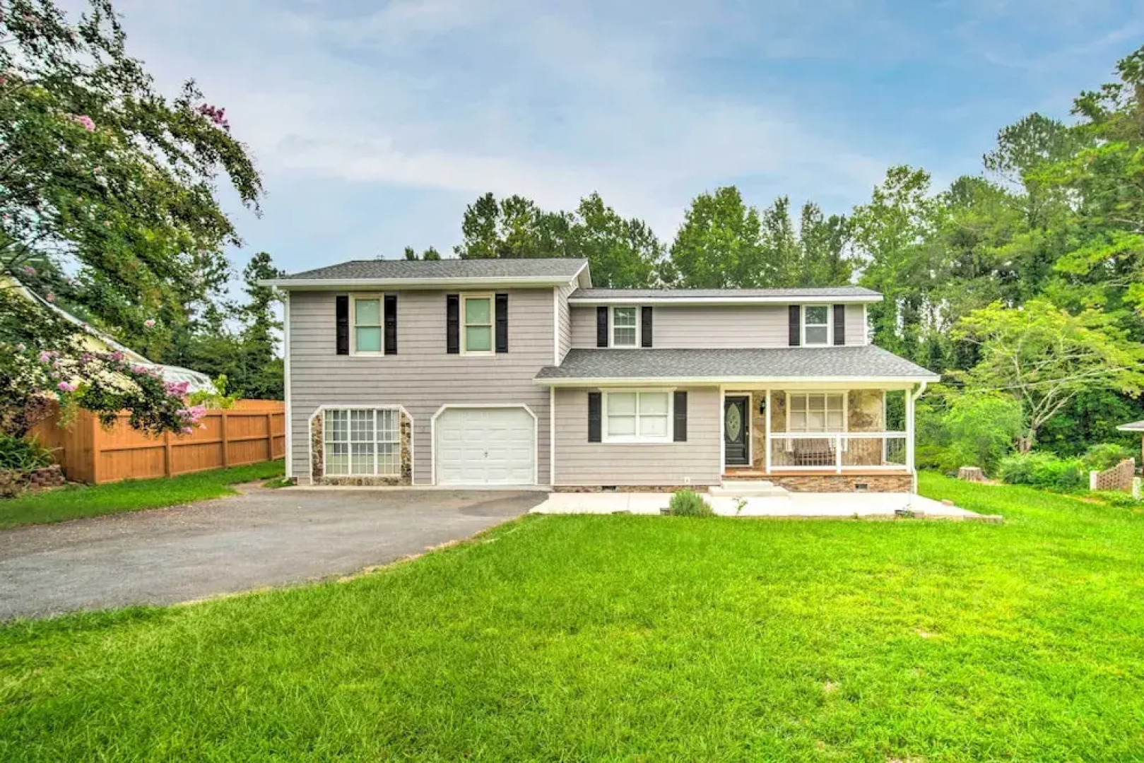 Picturesque Kennesaw Home w/ Private Backyard